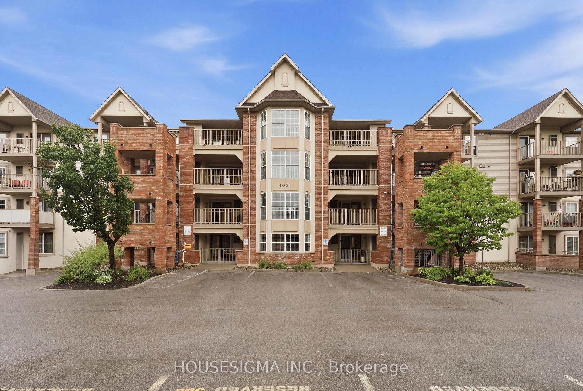 Photo 3 of Unit 203, 4025 Kilmer Drive, Burlington, Tansley — HOMEH