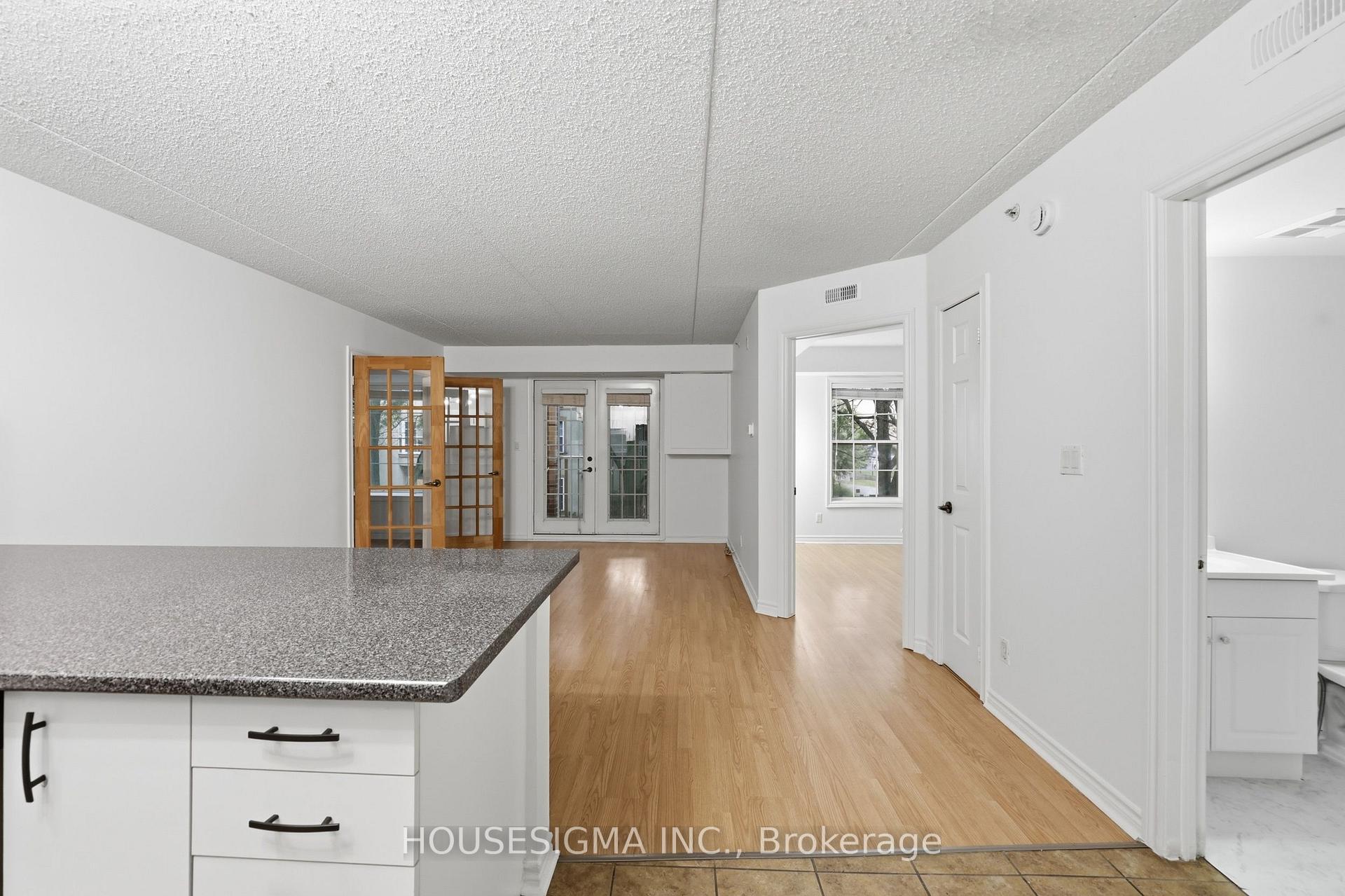 Photo 13 of Unit 203, 4025 Kilmer Drive, Burlington, Tansley — HOMEH