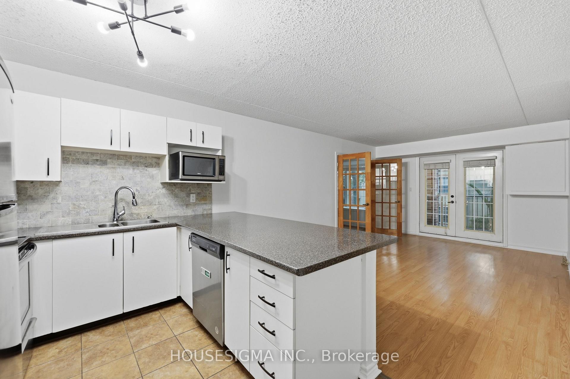 Photo 14 of Unit 203, 4025 Kilmer Drive, Burlington, Tansley — HOMEH