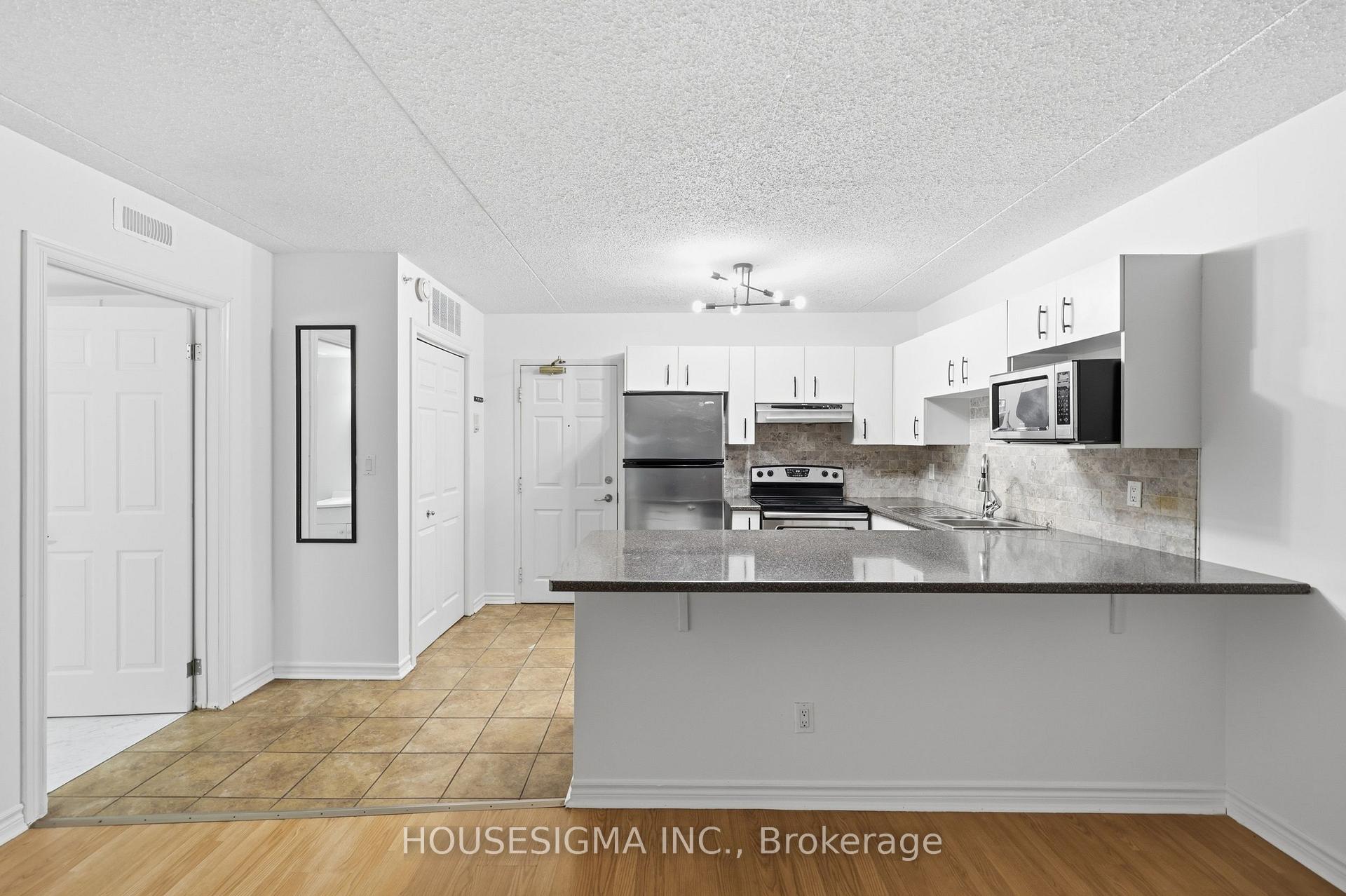 Photo 17 of Unit 203, 4025 Kilmer Drive, Burlington, Tansley — HOMEH