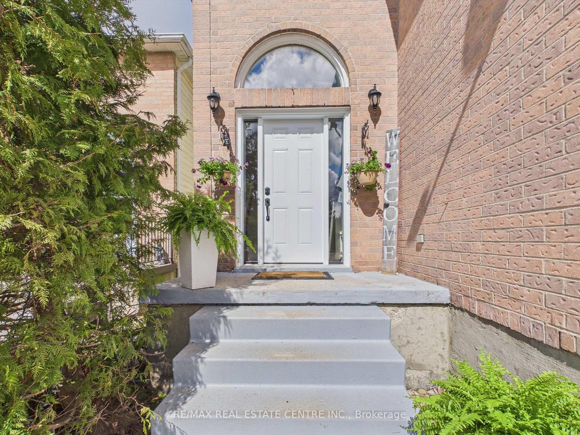 Photo 2 of 318 Shelburne Place, Shelburne — HOMEH