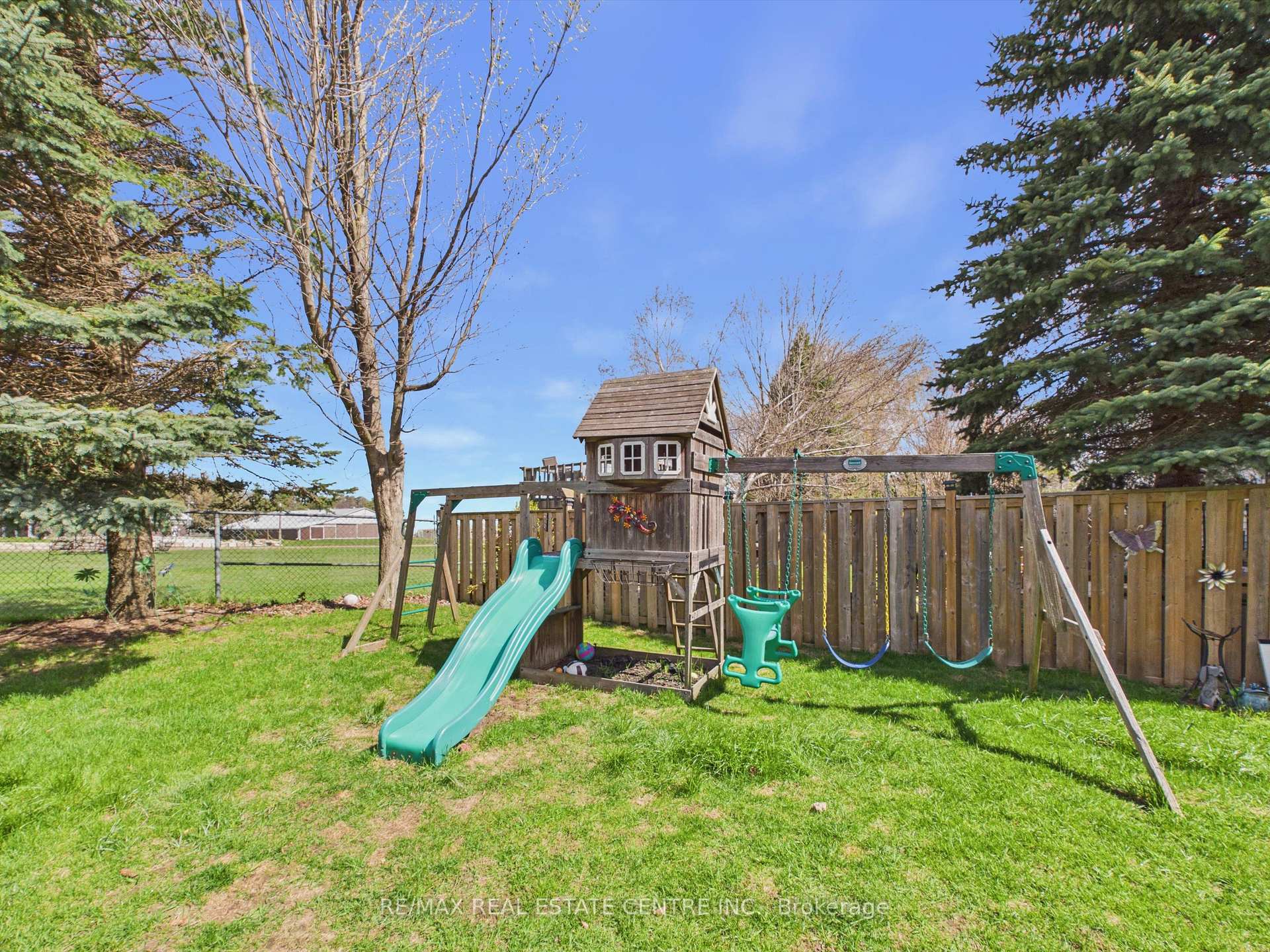 Photo 31 of 318 Shelburne Place, Shelburne — HOMEH