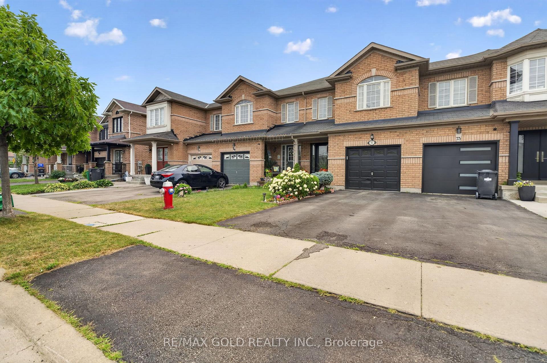 Photo 2 of 71 Spicebush Terrace, Brampton, Credit Valley — HOMEH