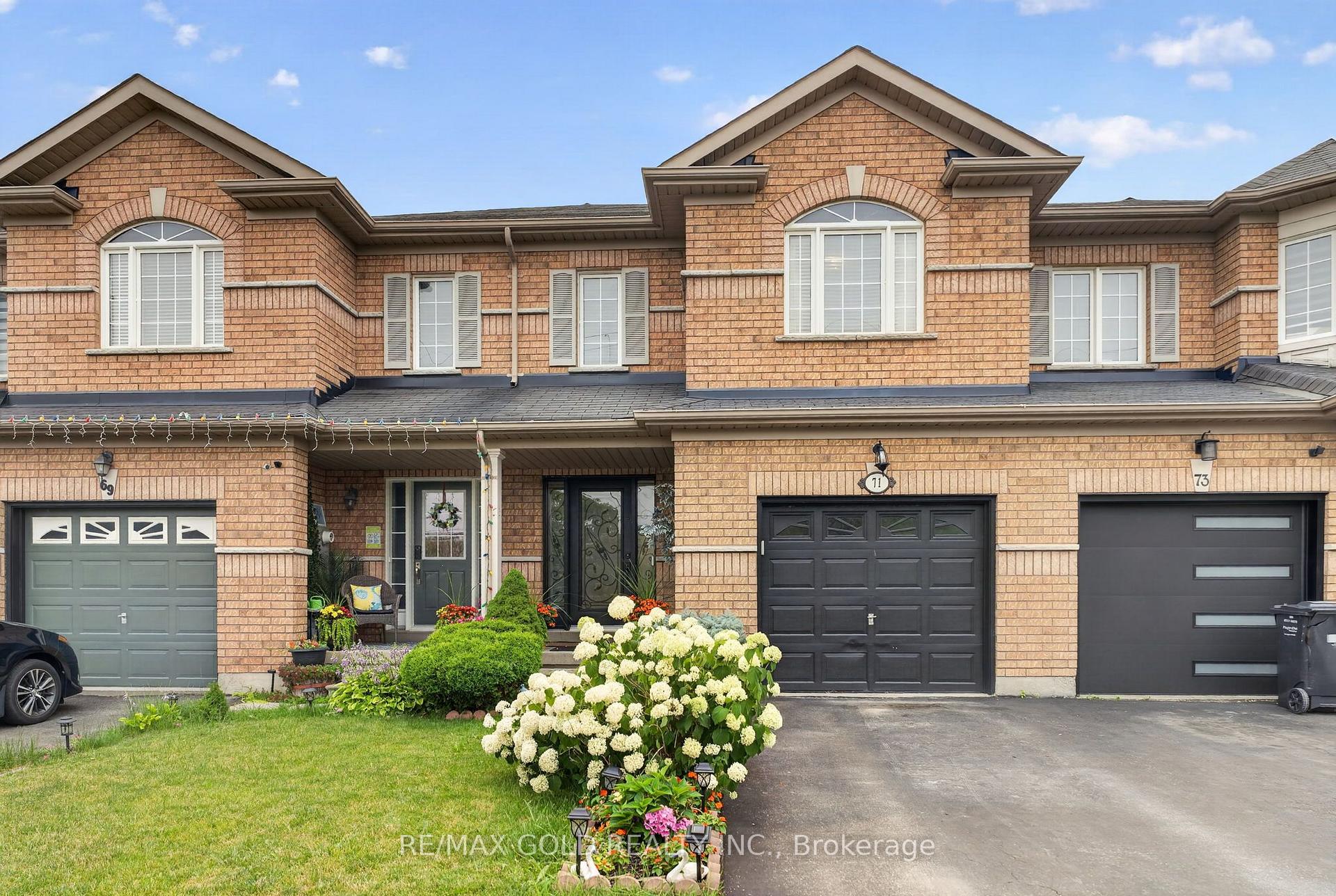 Photo 3 of 71 Spicebush Terrace, Brampton, Credit Valley — HOMEH