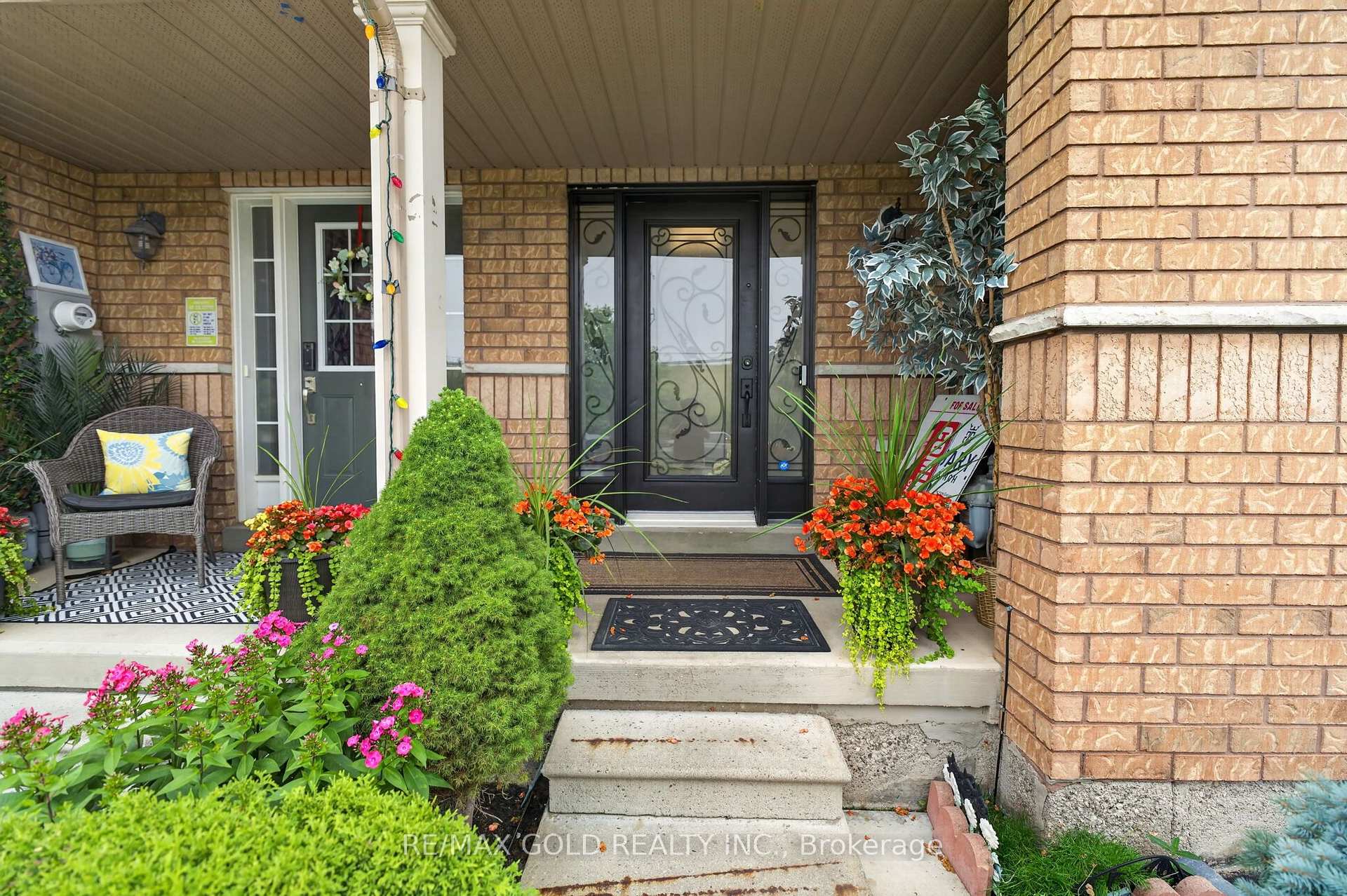 Photo 4 of 71 Spicebush Terrace, Brampton, Credit Valley — HOMEH