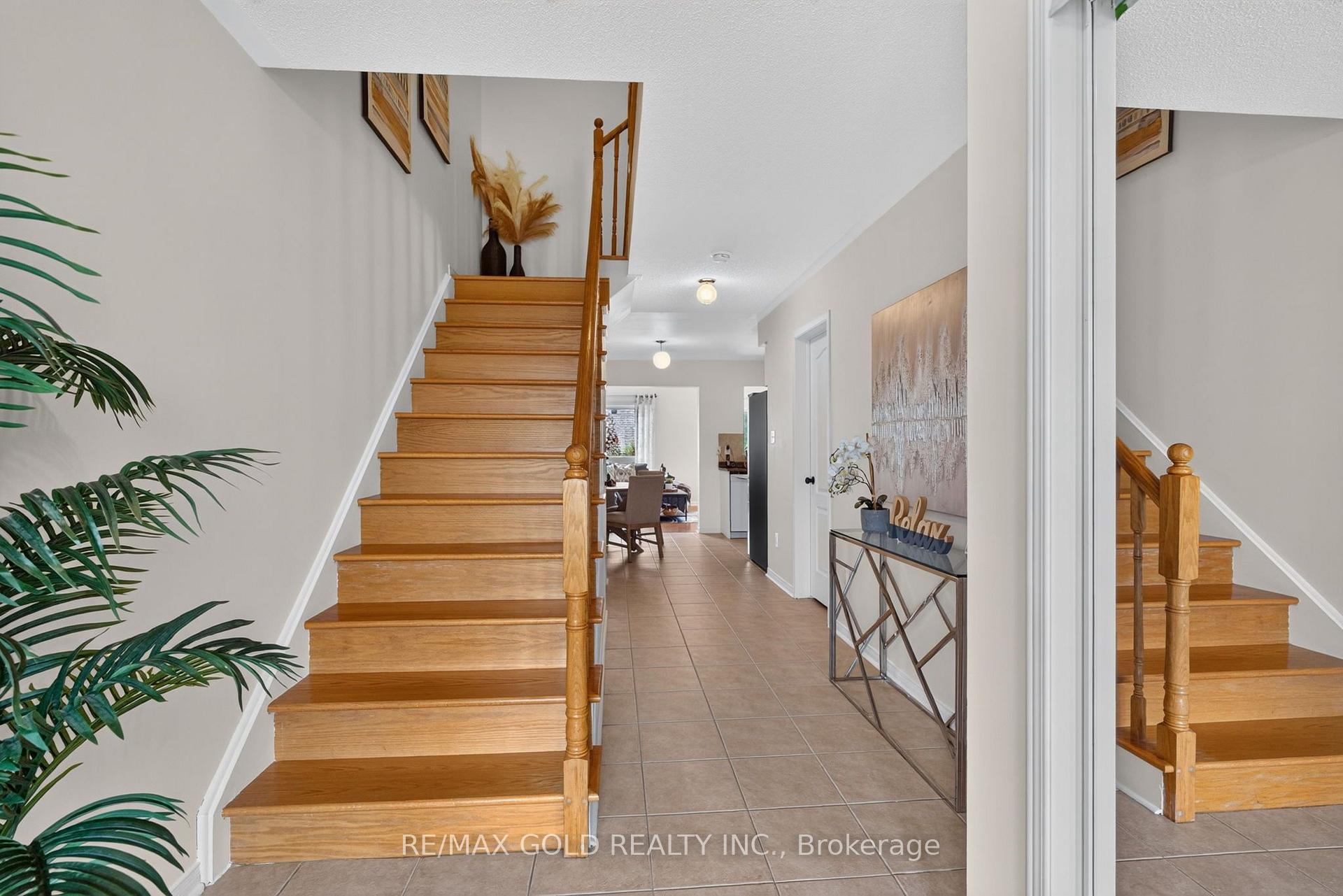 Photo 6 of 71 Spicebush Terrace, Brampton, Credit Valley — HOMEH