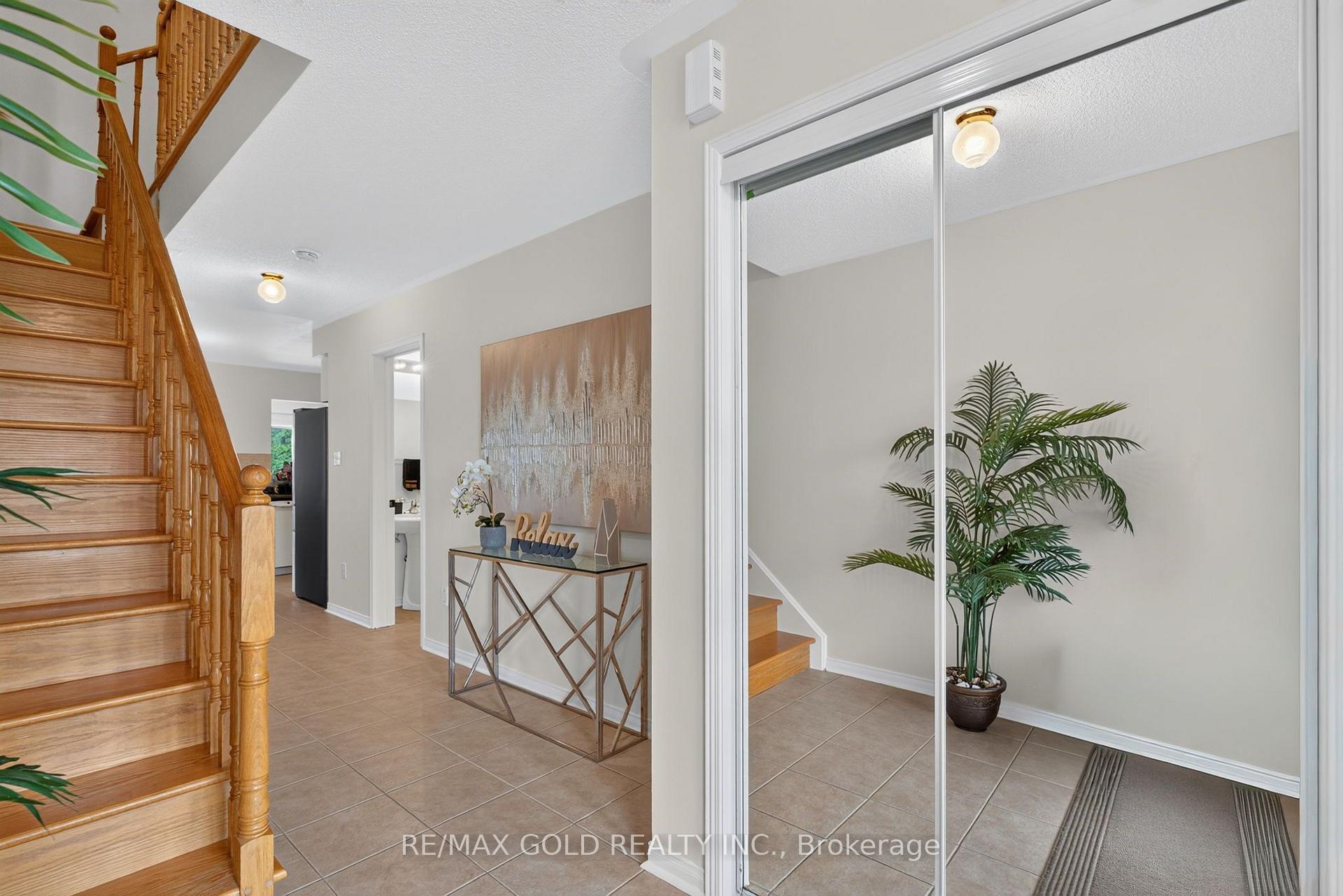 Photo 7 of 71 Spicebush Terrace, Brampton, Credit Valley — HOMEH