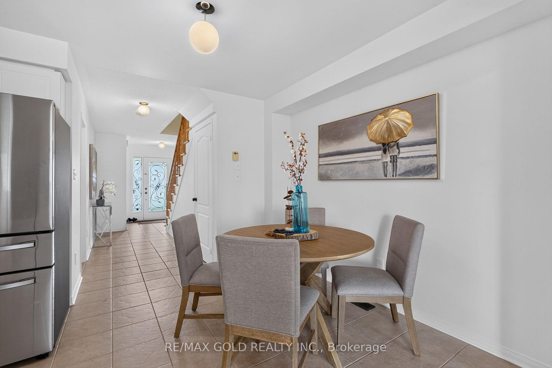 Photo 8 of 71 Spicebush Terrace, Brampton, Credit Valley — HOMEH