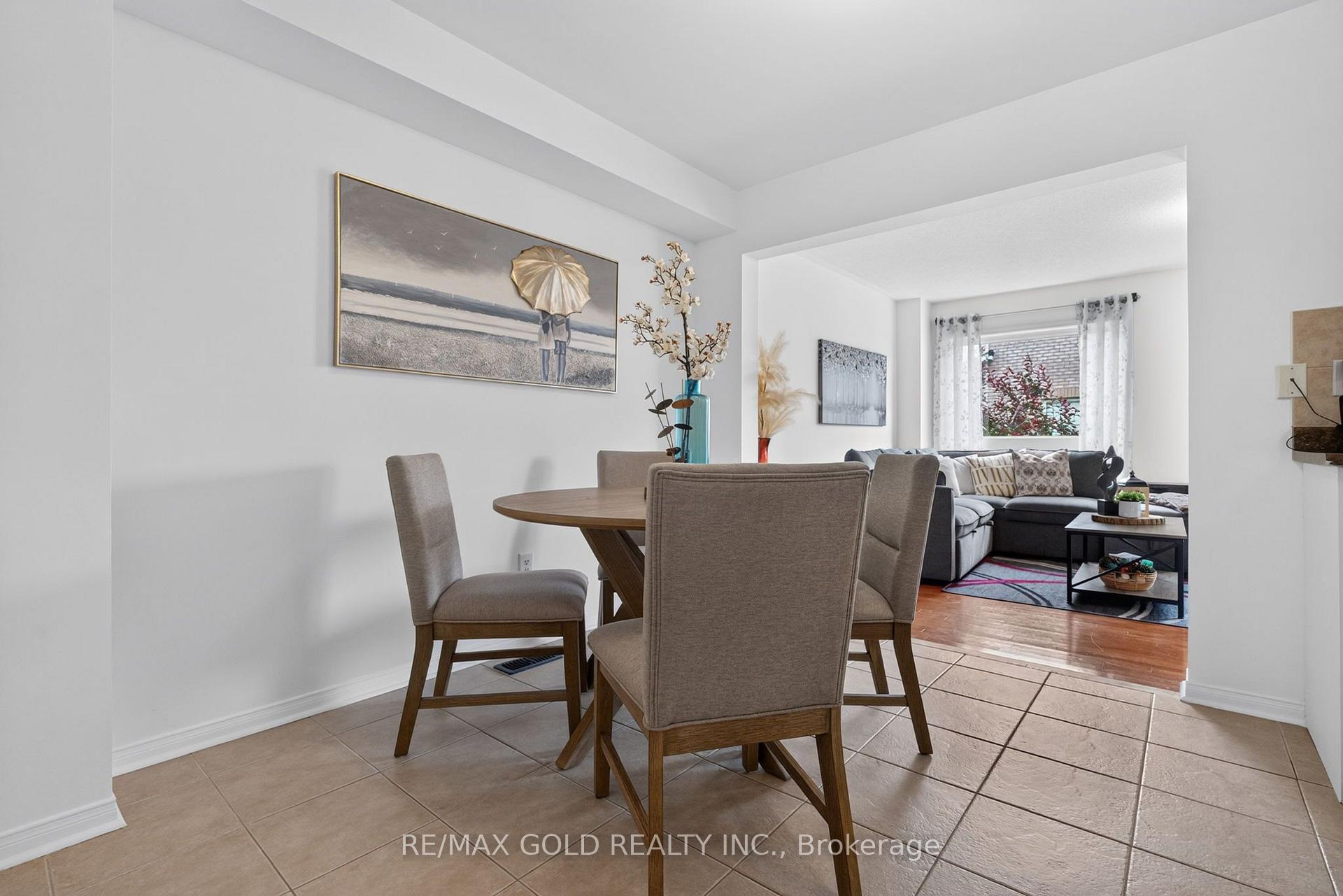 Photo 9 of 71 Spicebush Terrace, Brampton, Credit Valley — HOMEH