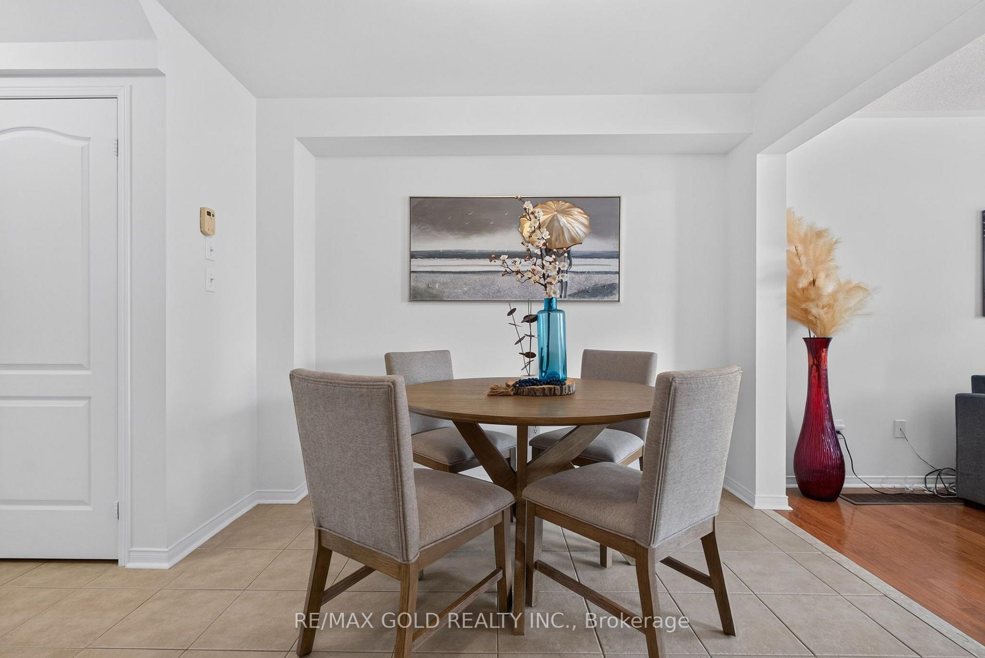 Photo 10 of 71 Spicebush Terrace, Brampton, Credit Valley — HOMEH