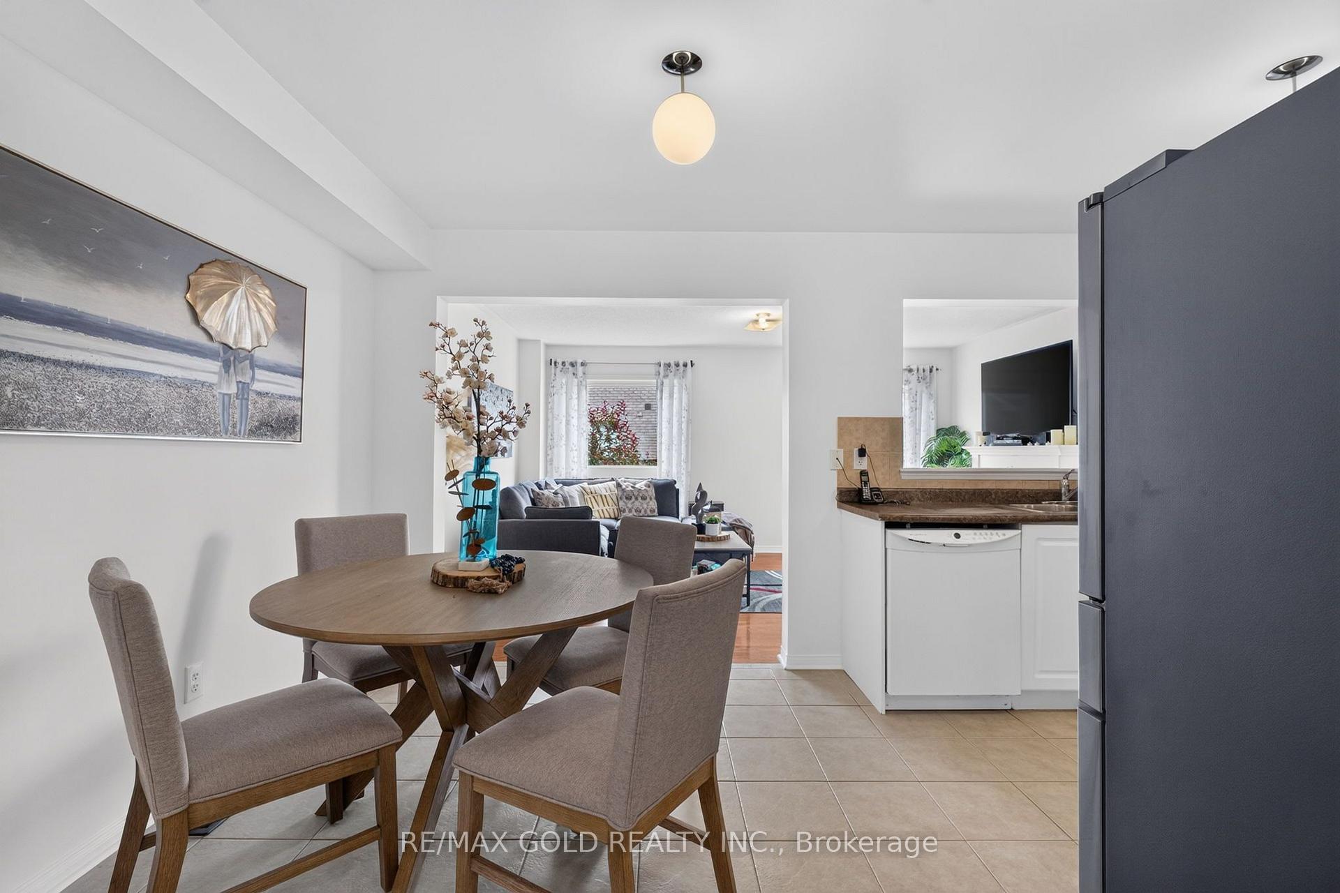 Photo 11 of 71 Spicebush Terrace, Brampton, Credit Valley — HOMEH