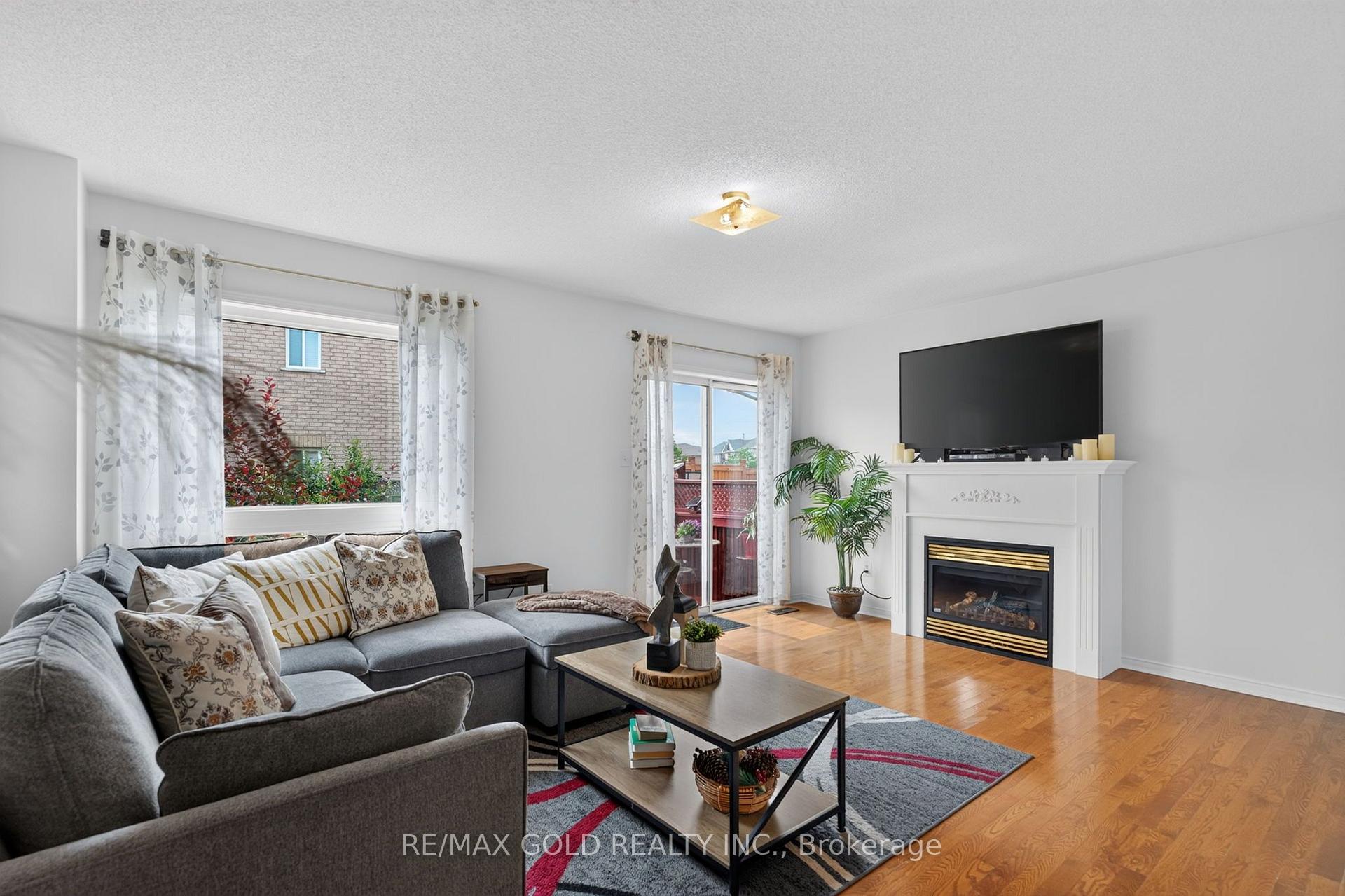 Photo 15 of 71 Spicebush Terrace, Brampton, Credit Valley — HOMEH