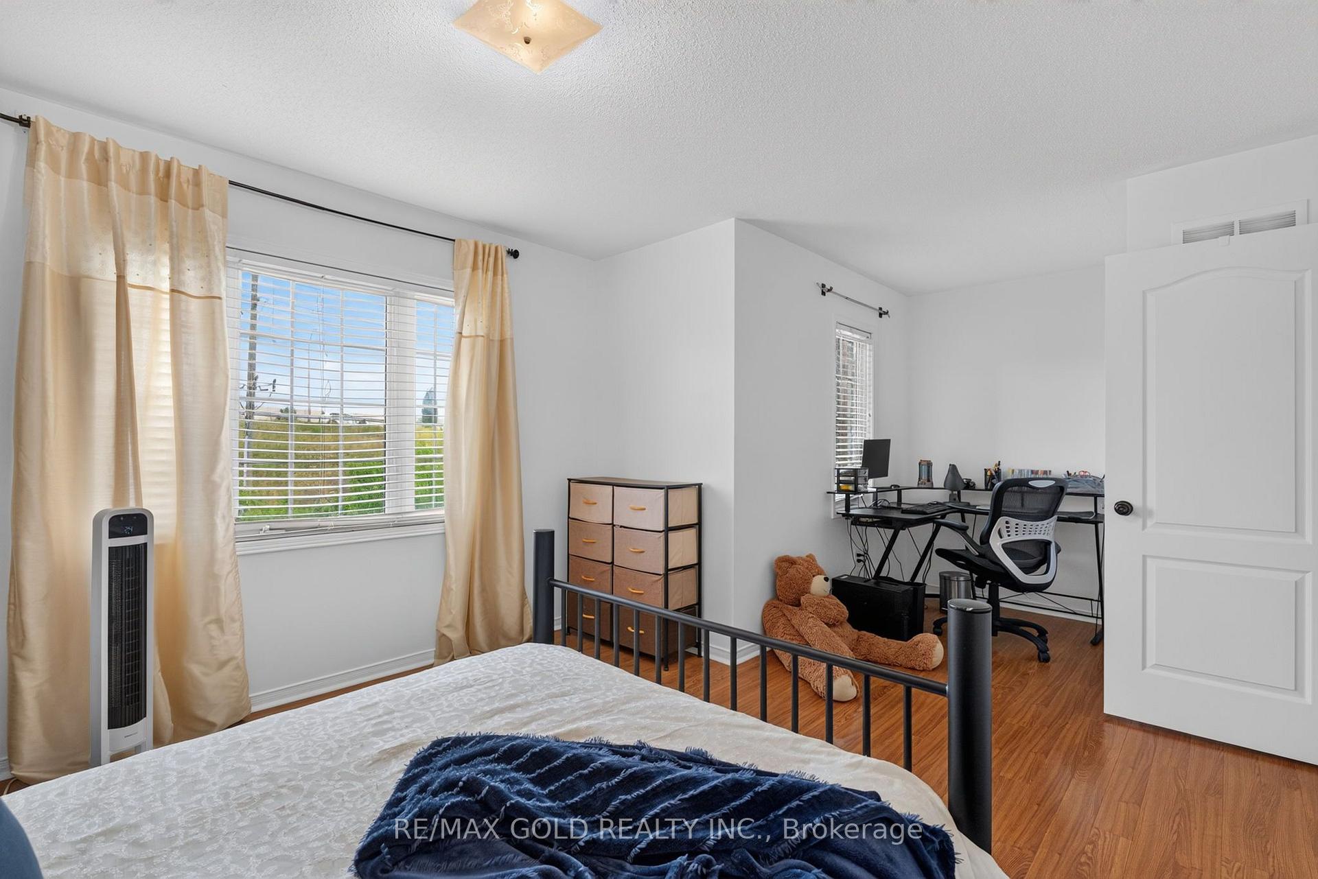 Photo 21 of 71 Spicebush Terrace, Brampton, Credit Valley — HOMEH