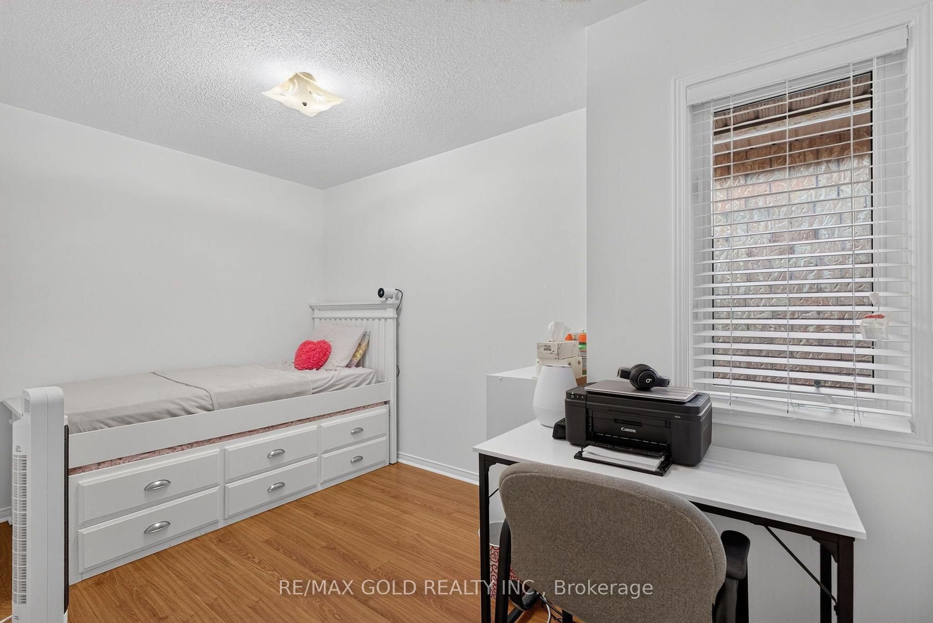 Photo 24 of 71 Spicebush Terrace, Brampton, Credit Valley — HOMEH