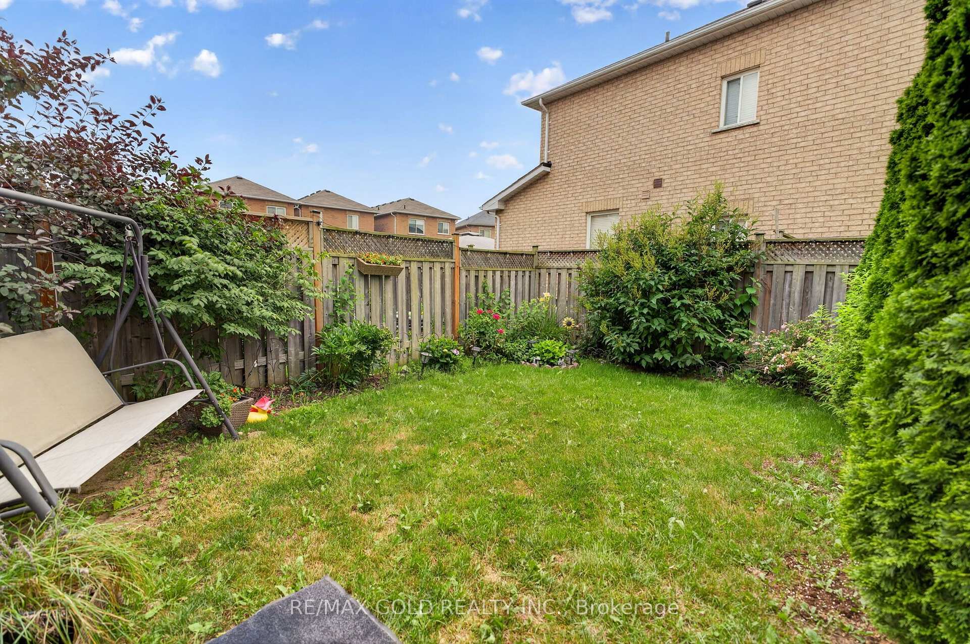 Photo 31 of 71 Spicebush Terrace, Brampton, Credit Valley — HOMEH