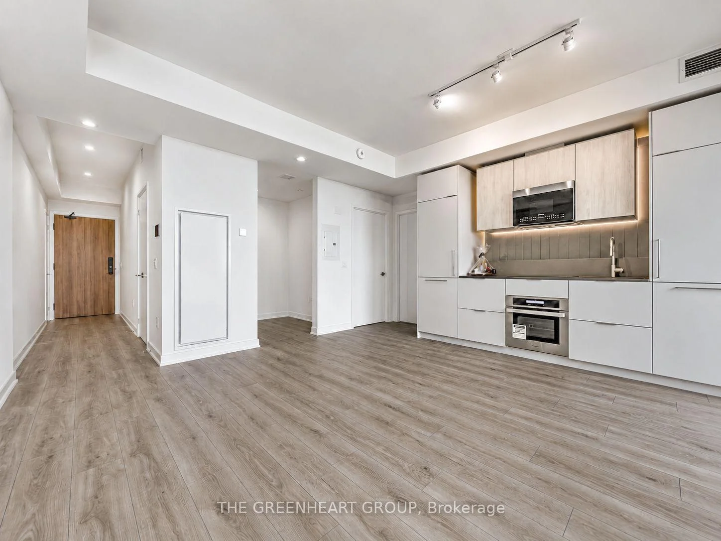 Photo 1 of Unit 2002, 1 Fairview Road E, Mississauga, Mississauga Valleys — HOMEH
