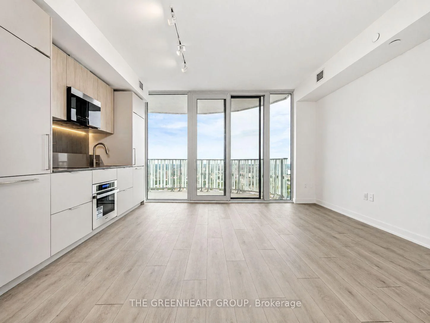 Photo 9 of Unit 2002, 1 Fairview Road E, Mississauga, Mississauga Valleys — HOMEH