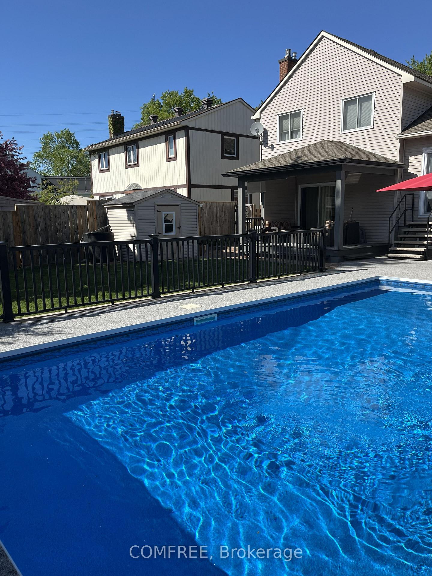 Photo 2 of 10 Trotting Way, Ottawa, Kanata - Bridlewood — HOMEH