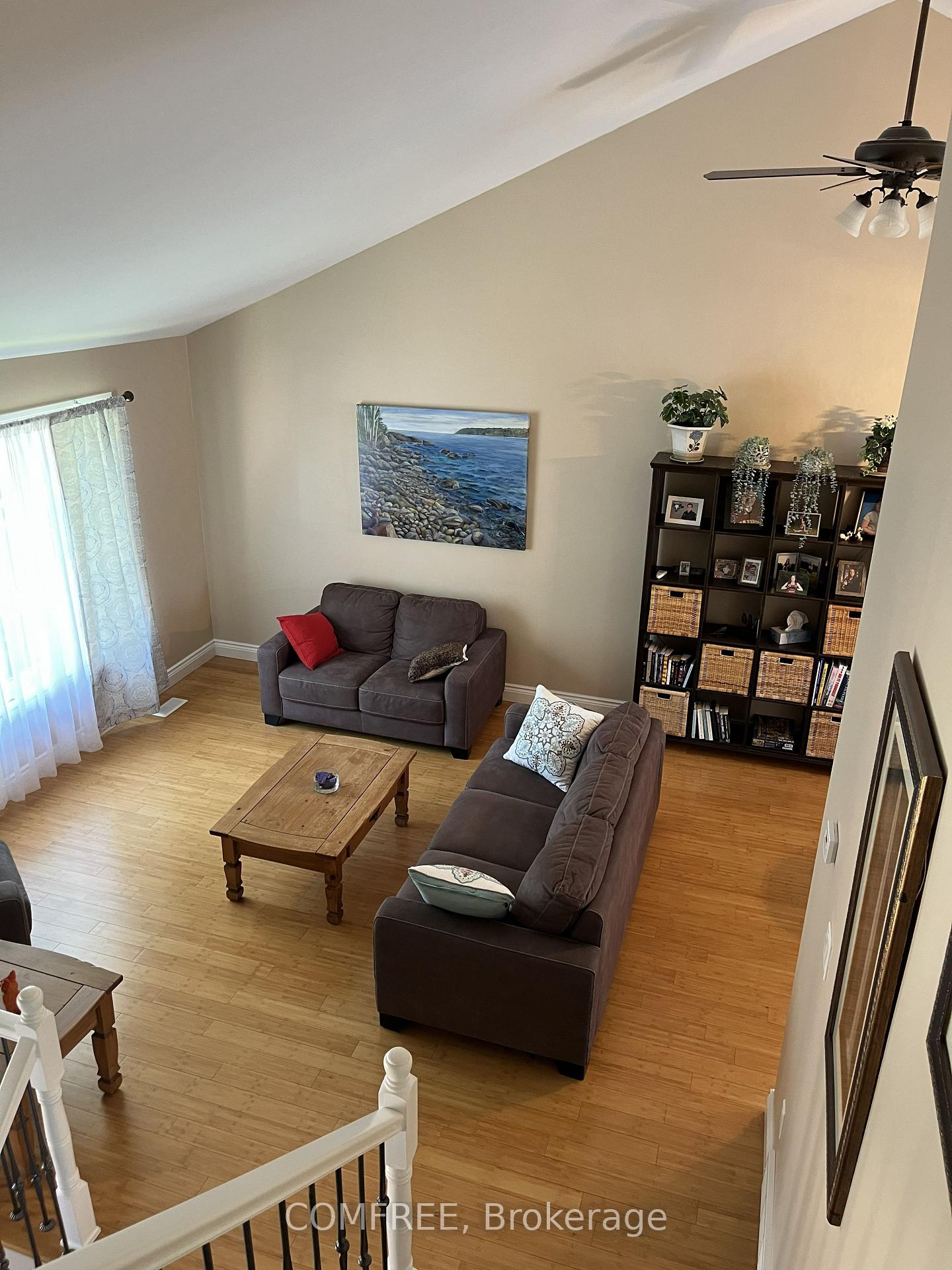 Photo 11 of 10 Trotting Way, Ottawa, Kanata - Bridlewood — HOMEH