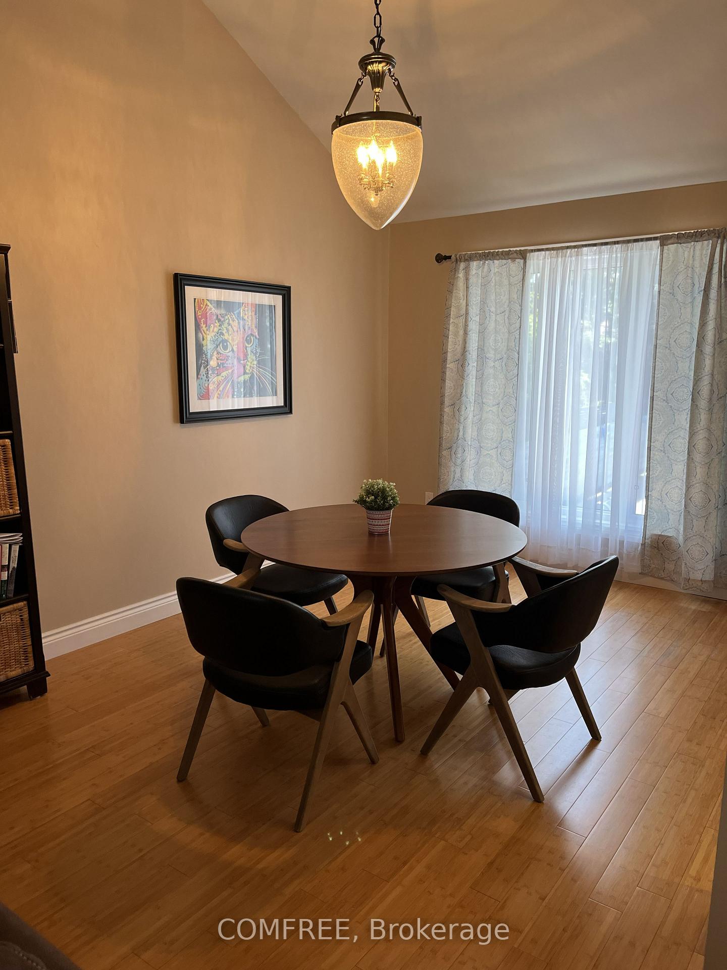 Photo 15 of 10 Trotting Way, Ottawa, Kanata - Bridlewood — HOMEH