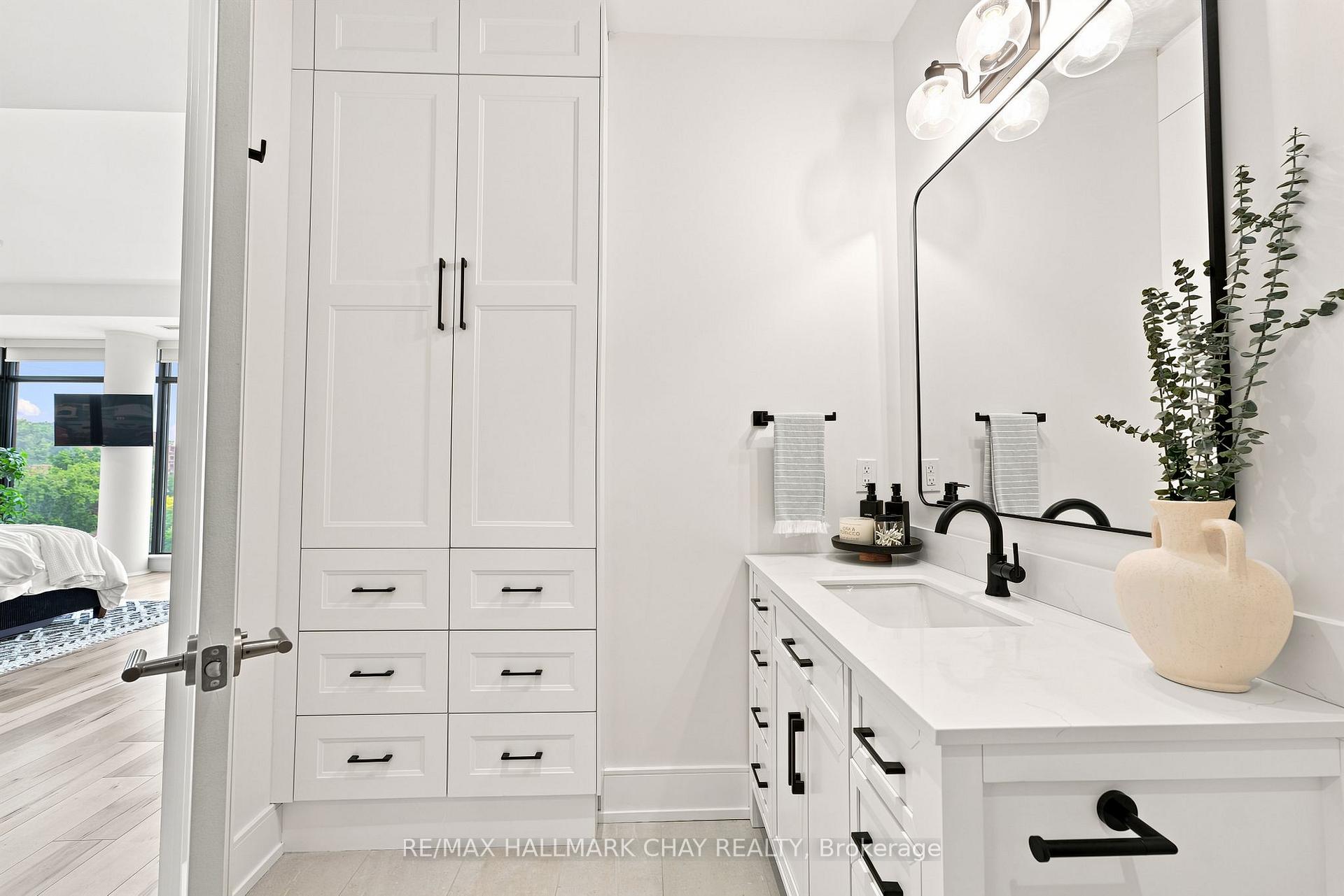 Photo 18 of Unit 914, 185 Dunlope Street E, Barrie, Lakeshore — HOMEH