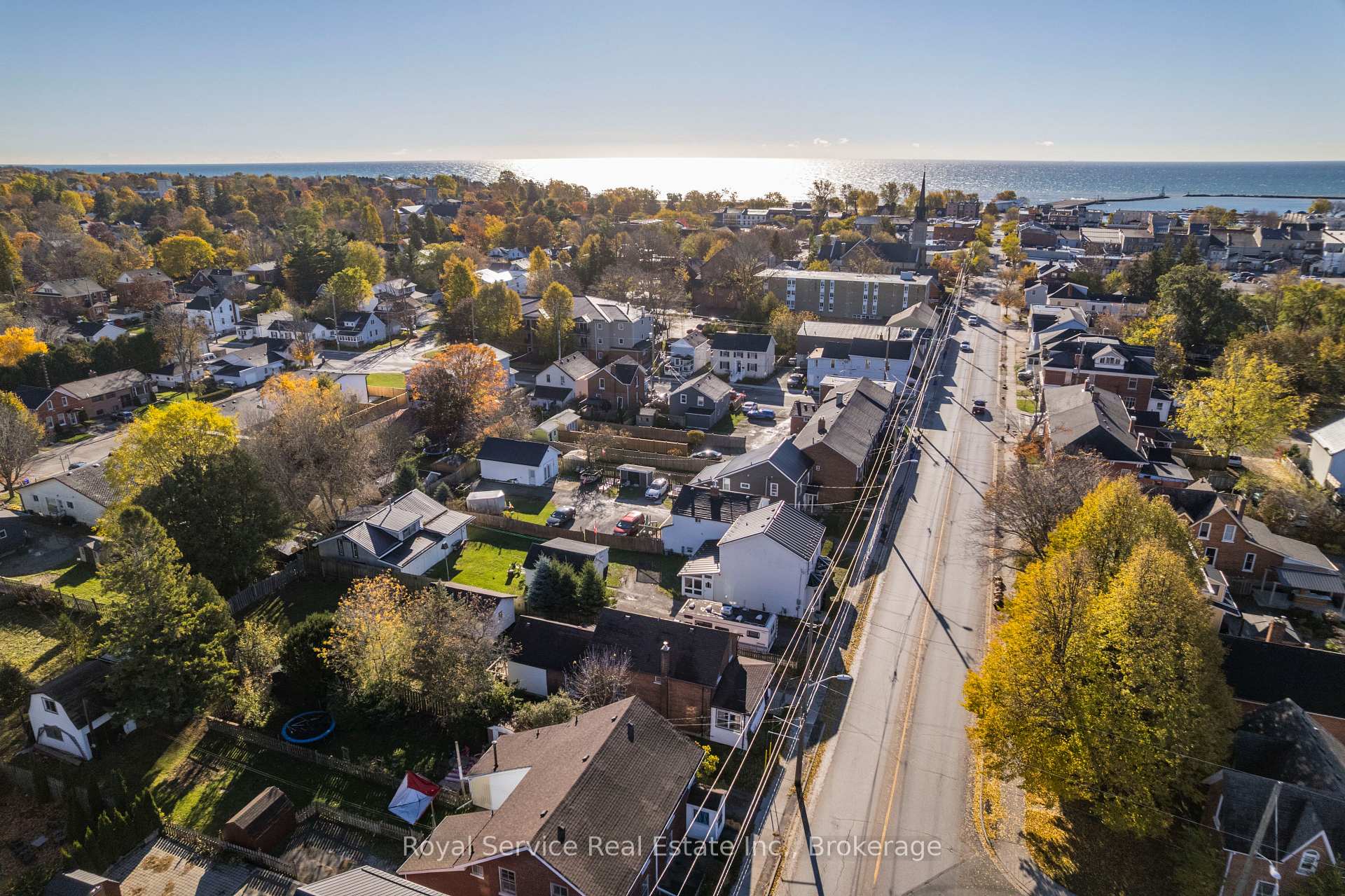 Photo 4 of 370 Division Street, Cobourg — HOMEH