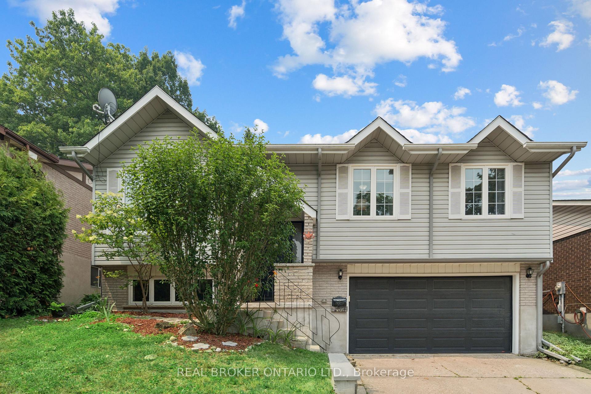 Photo 2 of 254 Southwood Drive, Kitchener, Country Hills — HOMEH