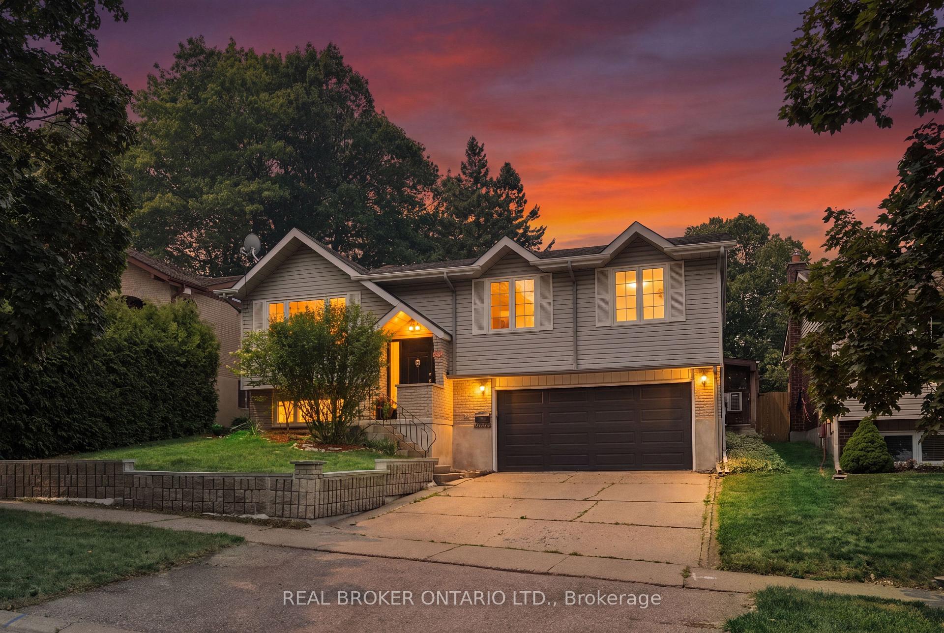Photo 3 of 254 Southwood Drive, Kitchener, Country Hills — HOMEH