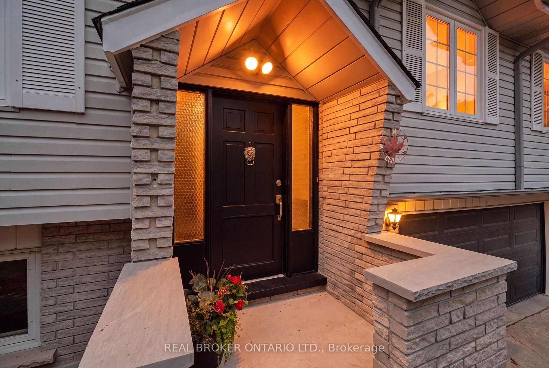 Photo 4 of 254 Southwood Drive, Kitchener, Country Hills — HOMEH