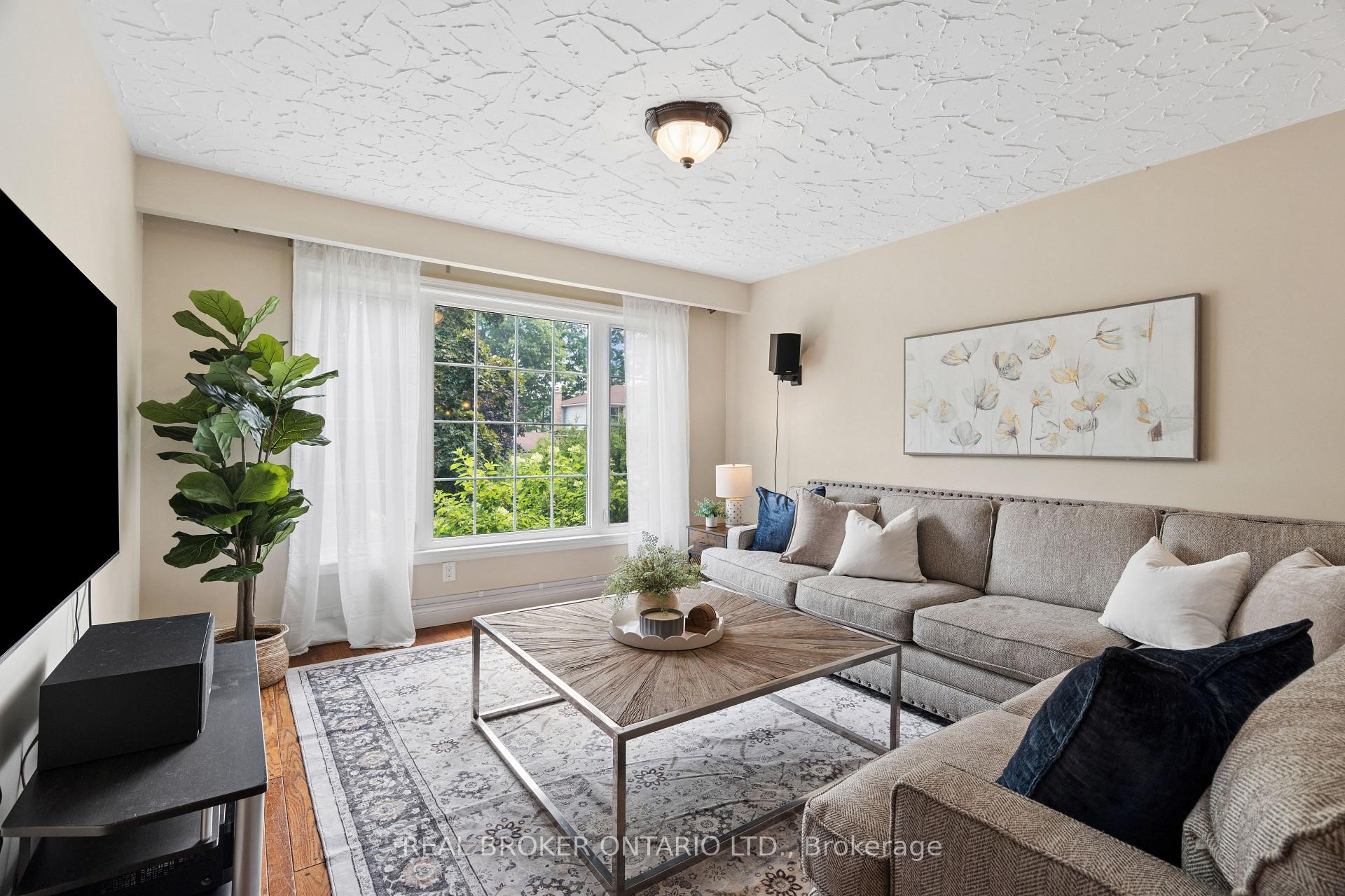 Photo 7 of 254 Southwood Drive, Kitchener, Country Hills — HOMEH