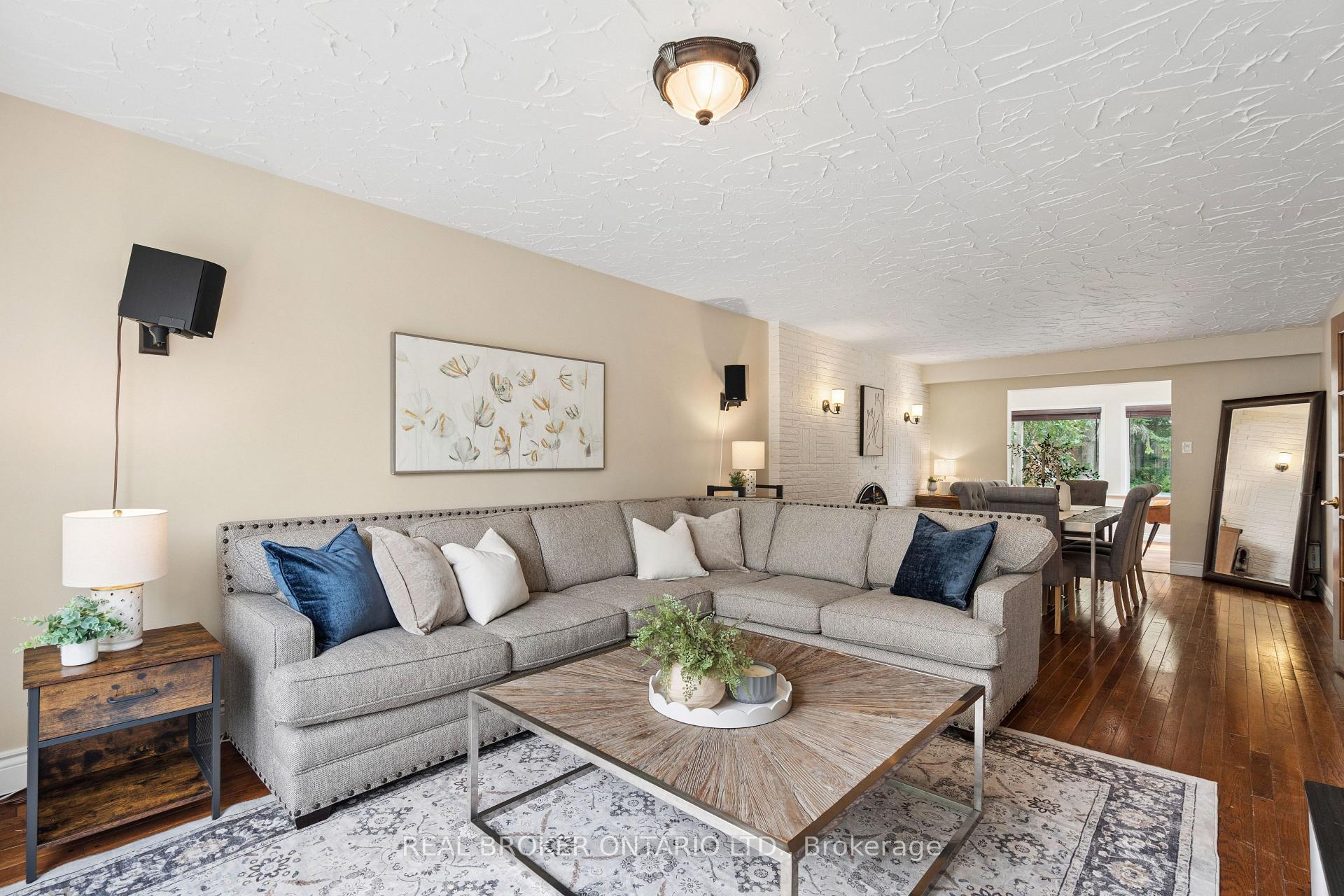 Photo 9 of 254 Southwood Drive, Kitchener, Country Hills — HOMEH