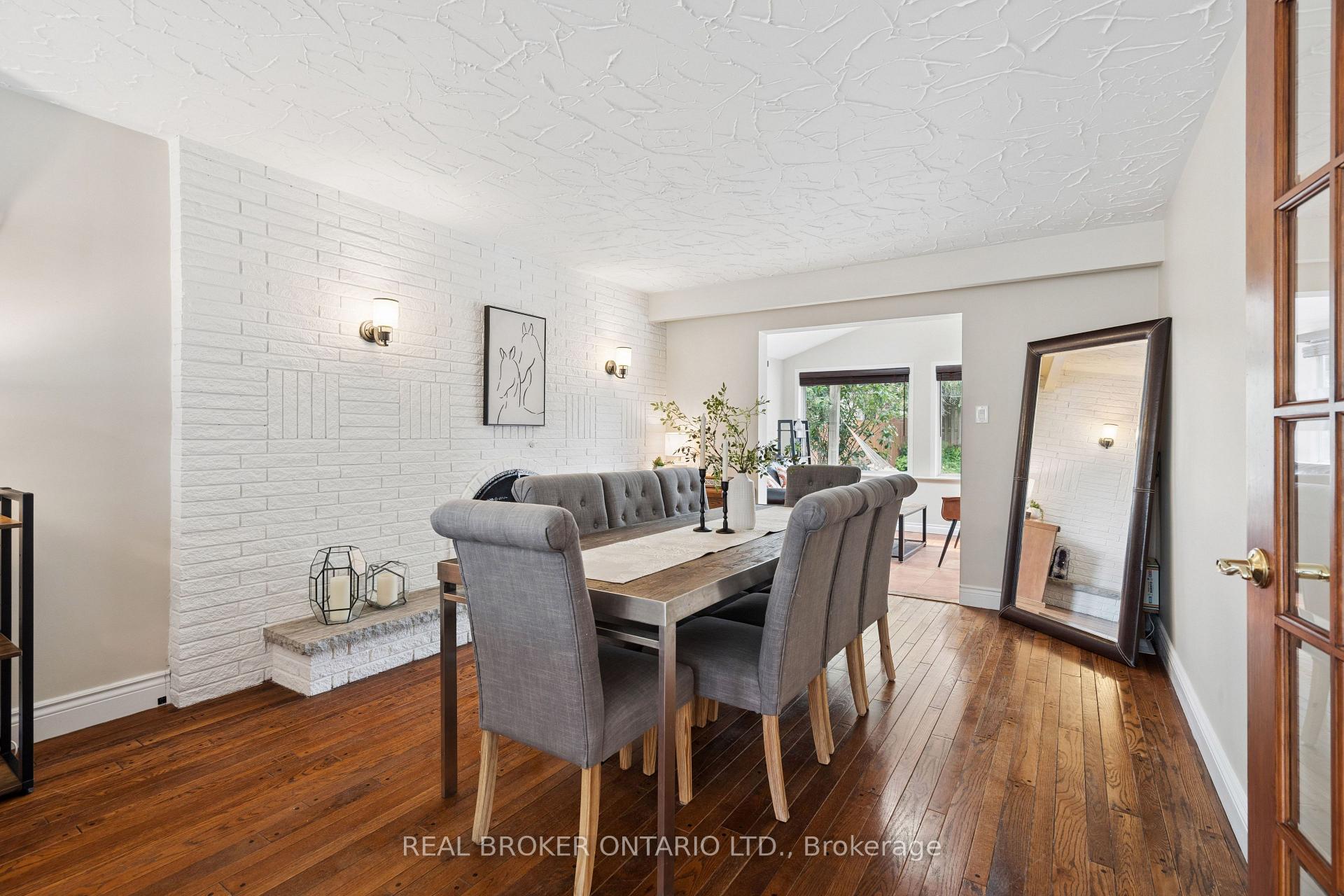 Photo 10 of 254 Southwood Drive, Kitchener, Country Hills — HOMEH