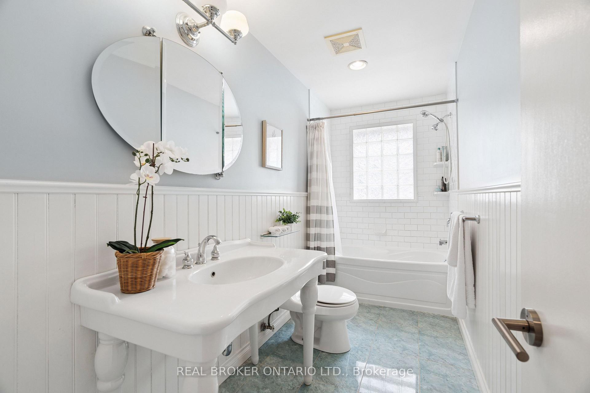 Photo 19 of 254 Southwood Drive, Kitchener, Country Hills — HOMEH
