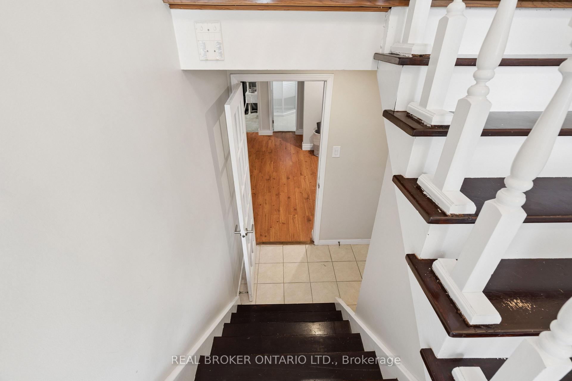 Photo 24 of 254 Southwood Drive, Kitchener, Country Hills — HOMEH