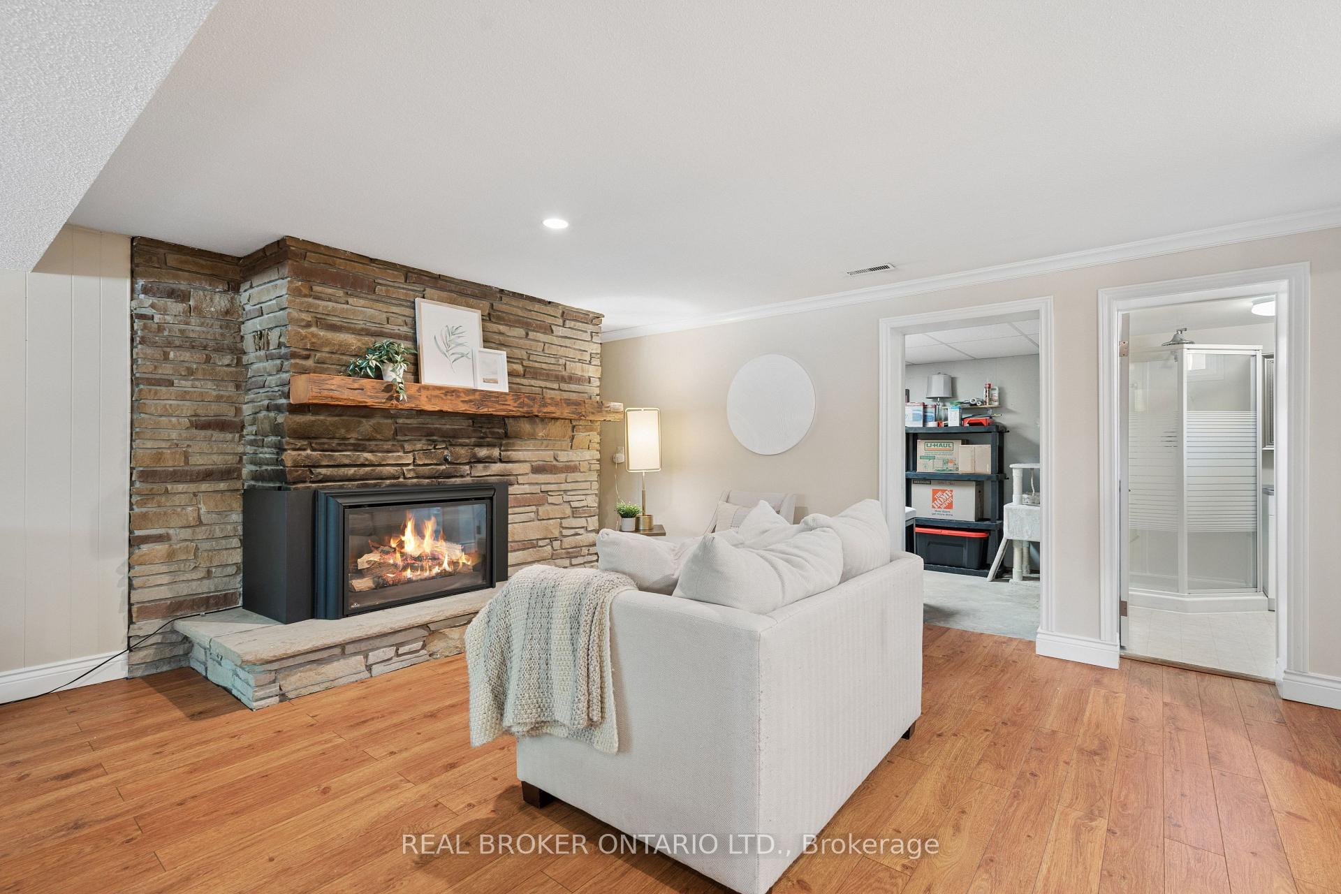 Photo 25 of 254 Southwood Drive, Kitchener, Country Hills — HOMEH