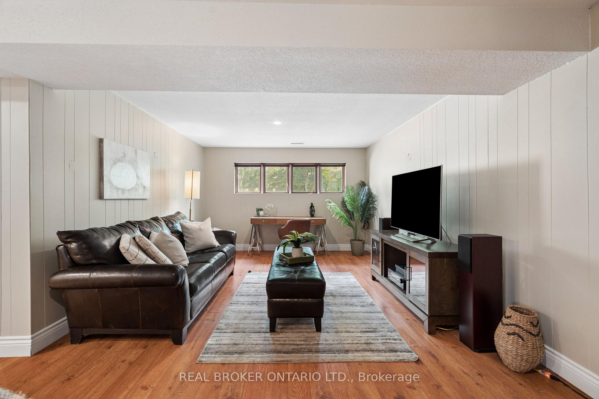 Photo 28 of 254 Southwood Drive, Kitchener, Country Hills — HOMEH