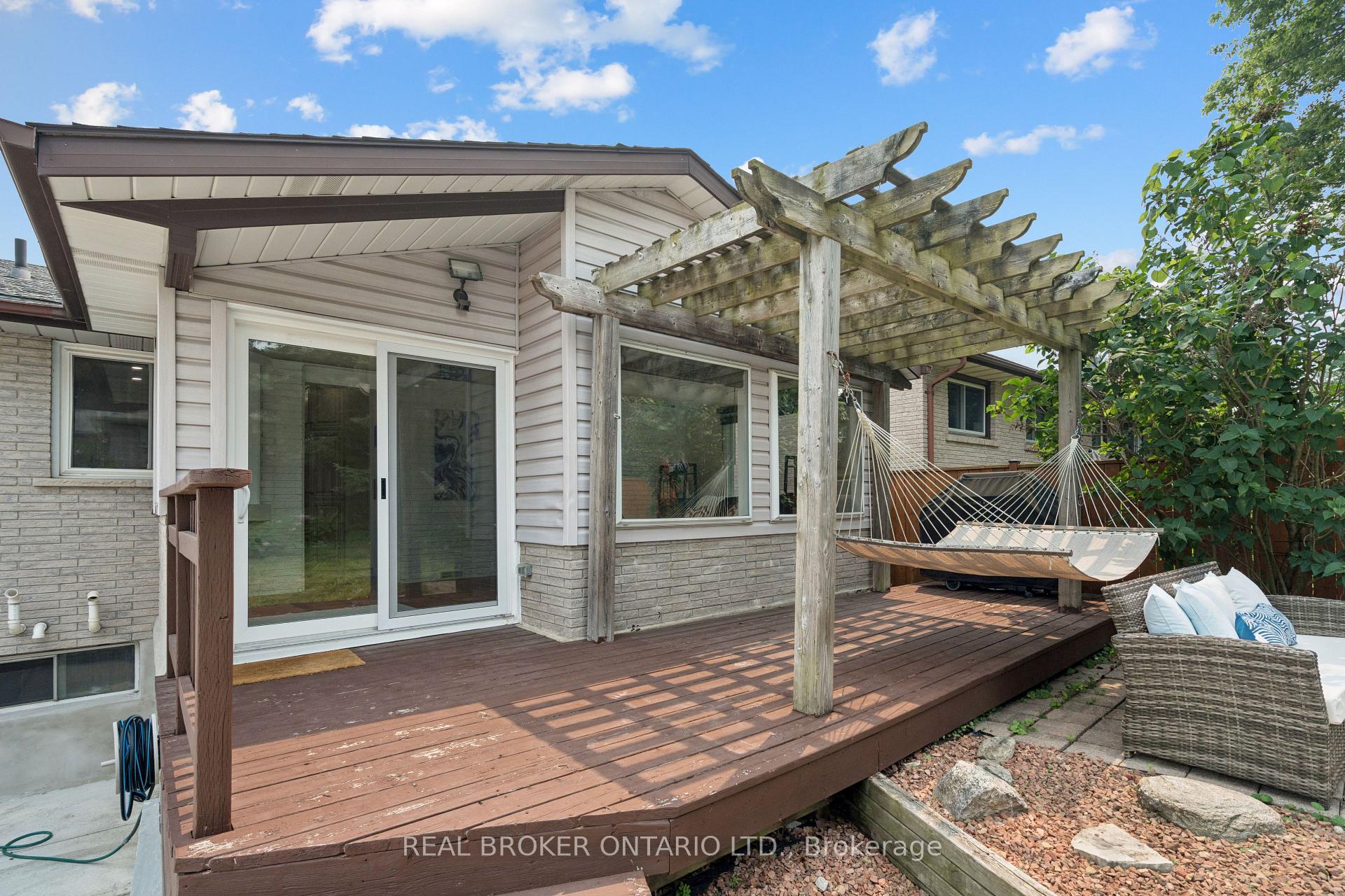 Photo 39 of 254 Southwood Drive, Kitchener, Country Hills — HOMEH
