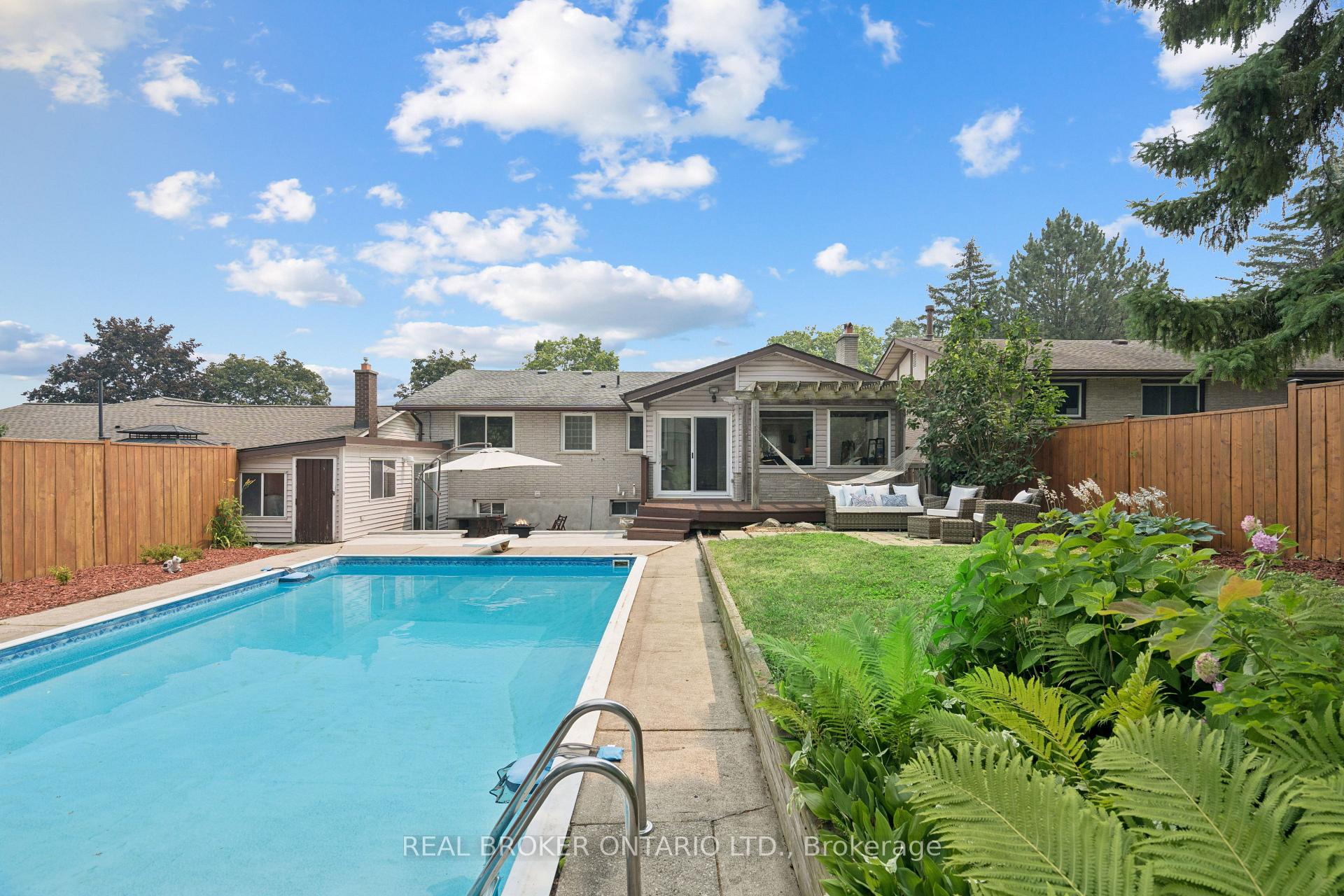 Photo 44 of 254 Southwood Drive, Kitchener, Country Hills — HOMEH