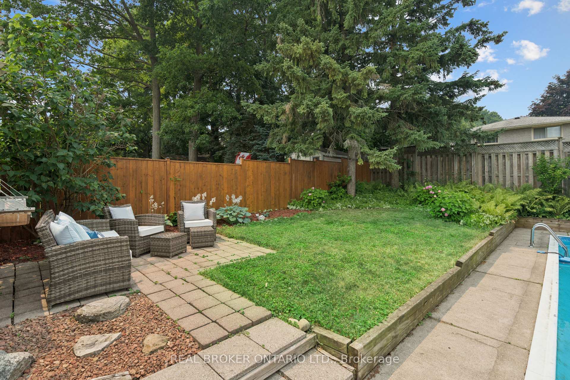 Photo 46 of 254 Southwood Drive, Kitchener, Country Hills — HOMEH