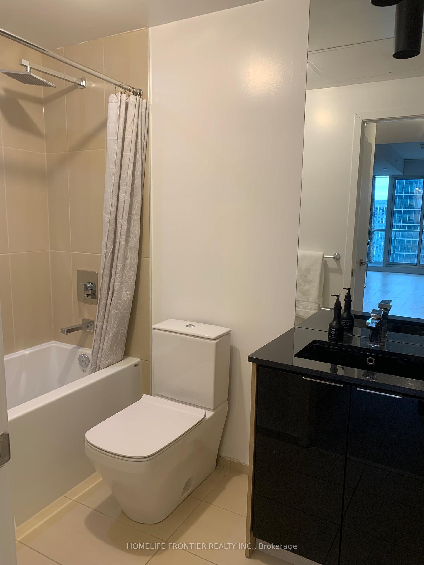 Photo 6 of Unit 4004, 70 Temperance Street, Toronto, Bay Street Corridor — HOMEH