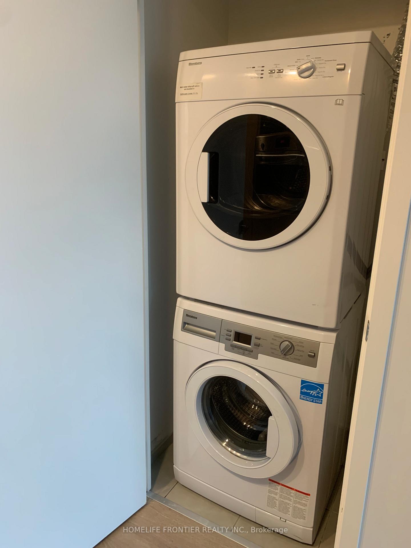 Photo 8 of Unit 4004, 70 Temperance Street, Toronto, Bay Street Corridor — HOMEH