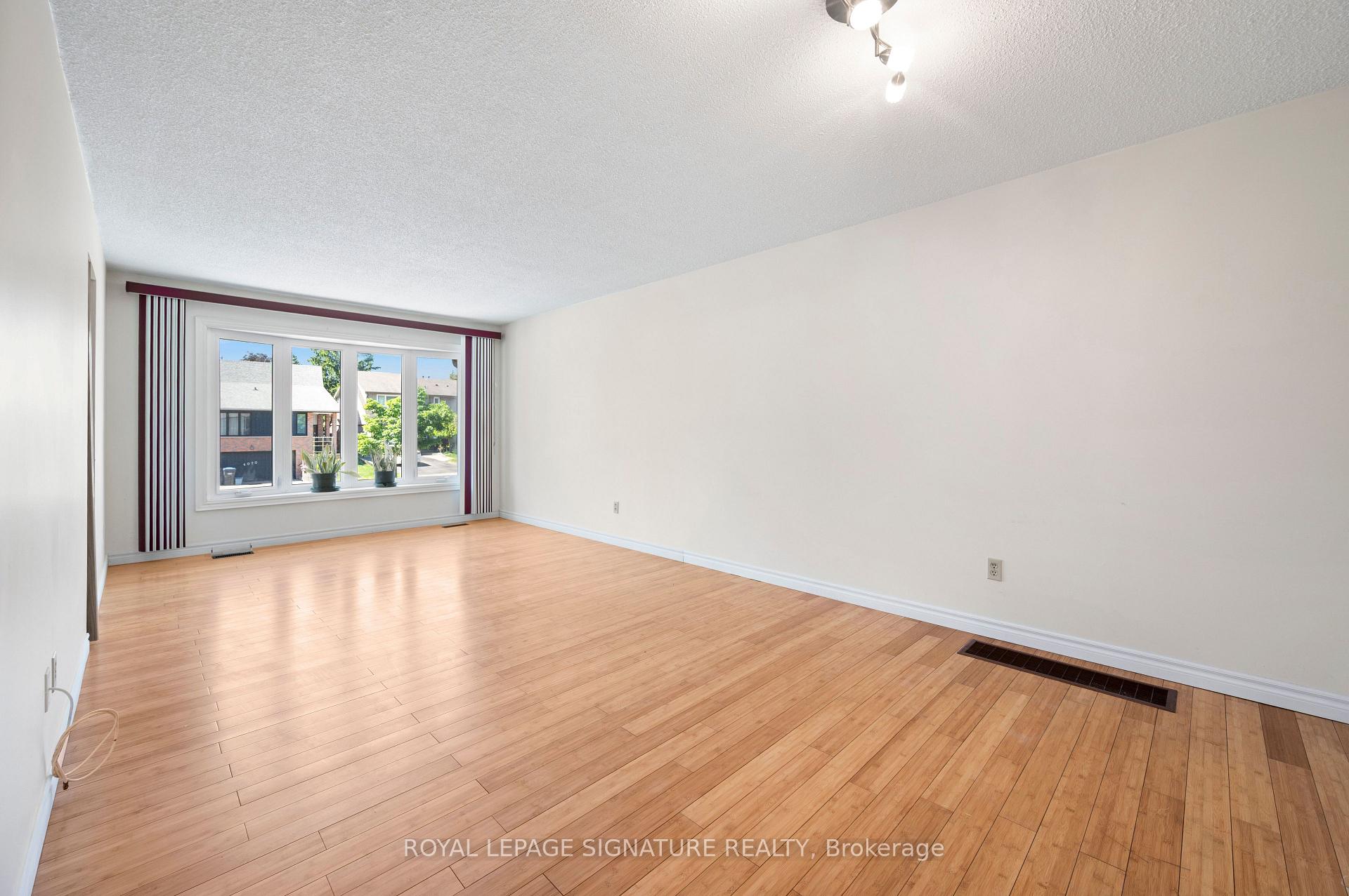 Photo 15 of 4069 Jefton Crescent, Mississauga, Erin Mills — HOMEH