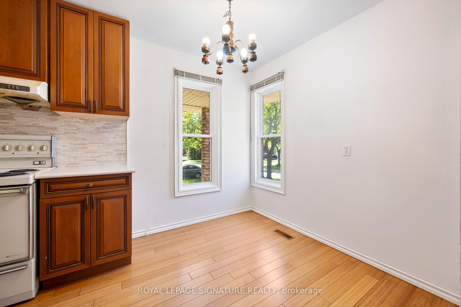 Photo 19 of 4069 Jefton Crescent, Mississauga, Erin Mills — HOMEH