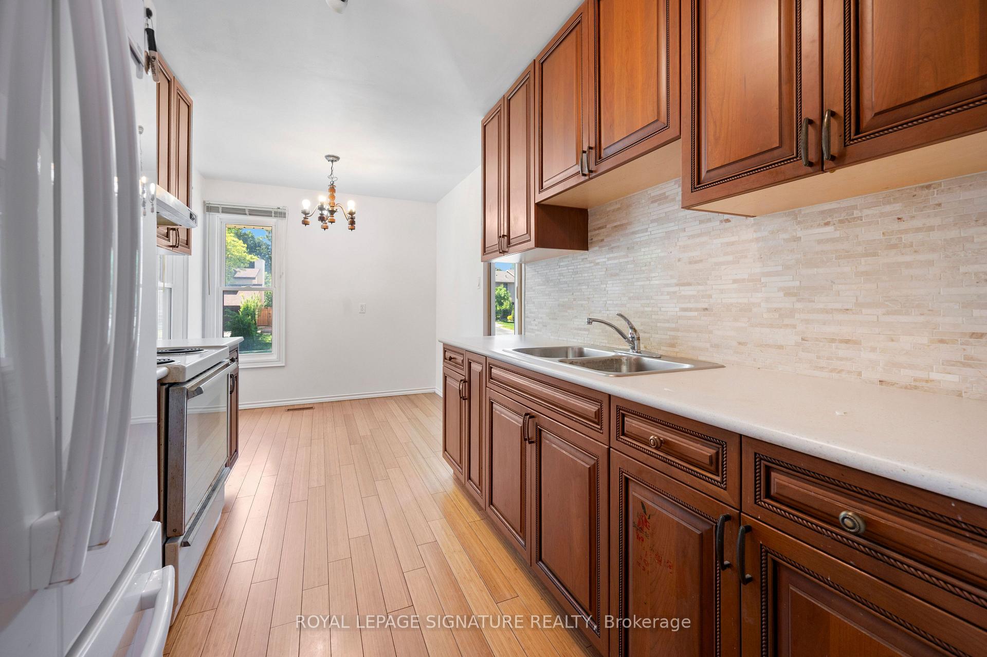 Photo 24 of 4069 Jefton Crescent, Mississauga, Erin Mills — HOMEH