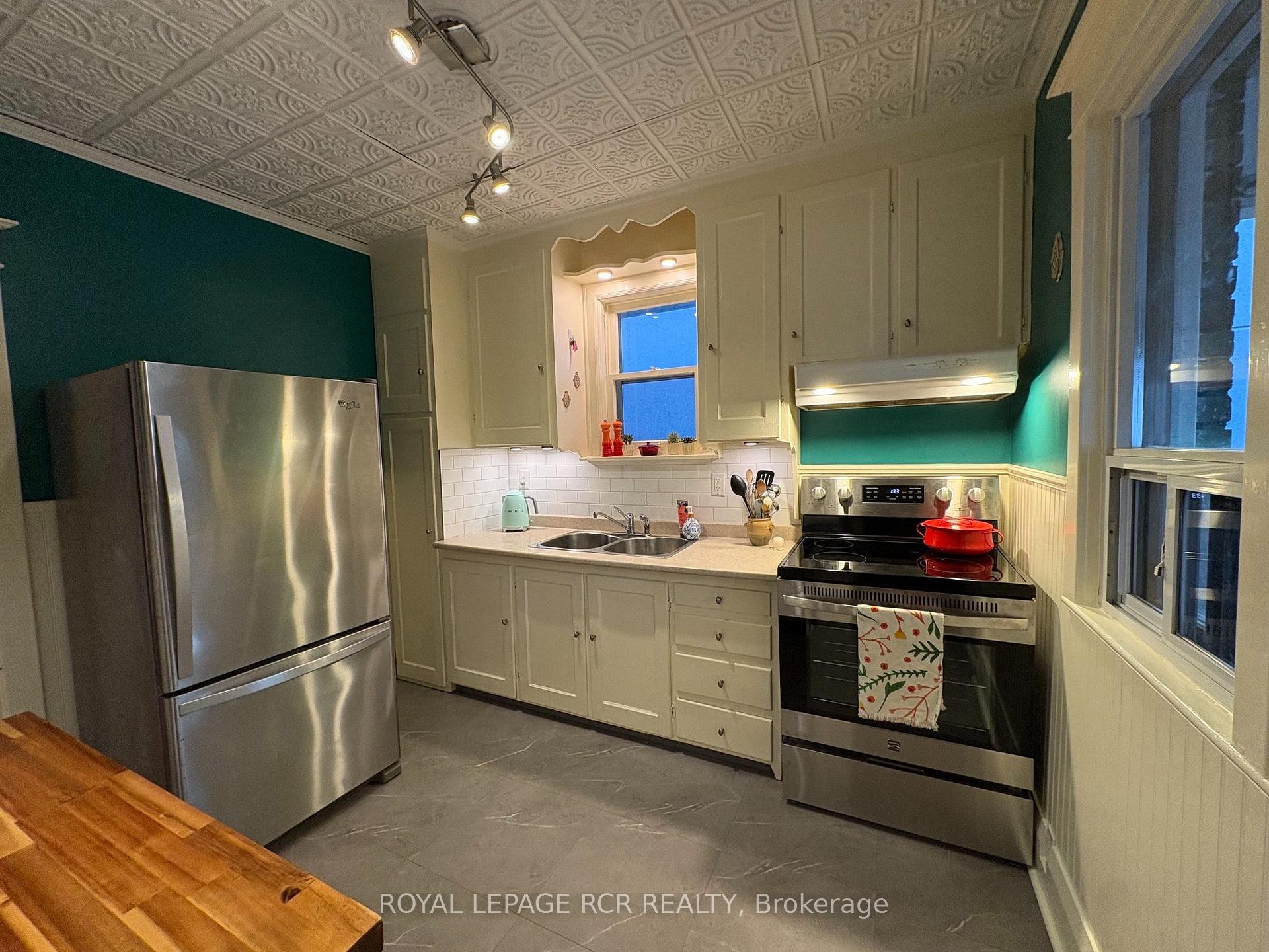 Photo 5 of 12 Orley Avenue, Toronto, Woodbine-Lumsden — HOMEH
