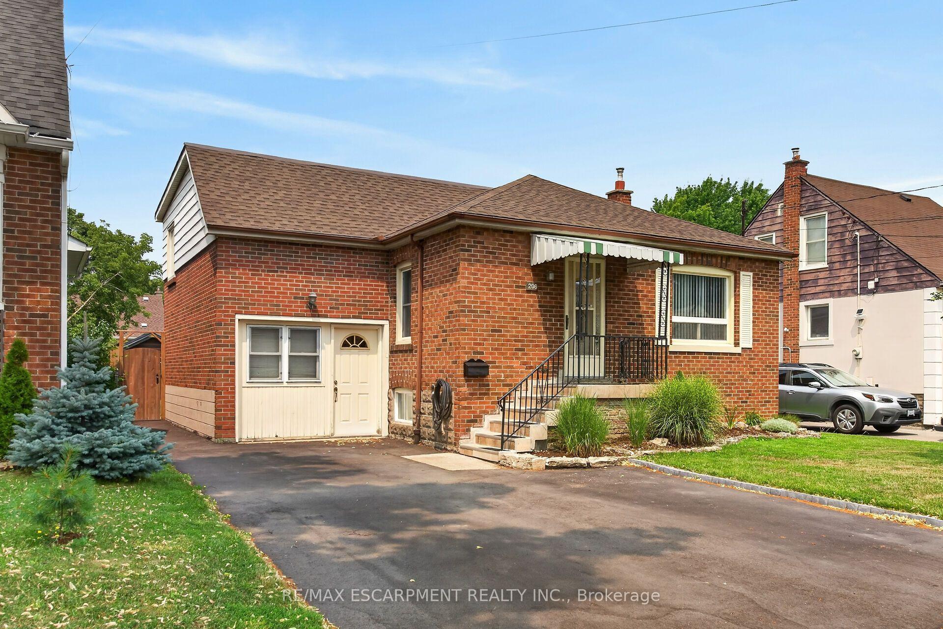 Front of 206 East 13TH Street