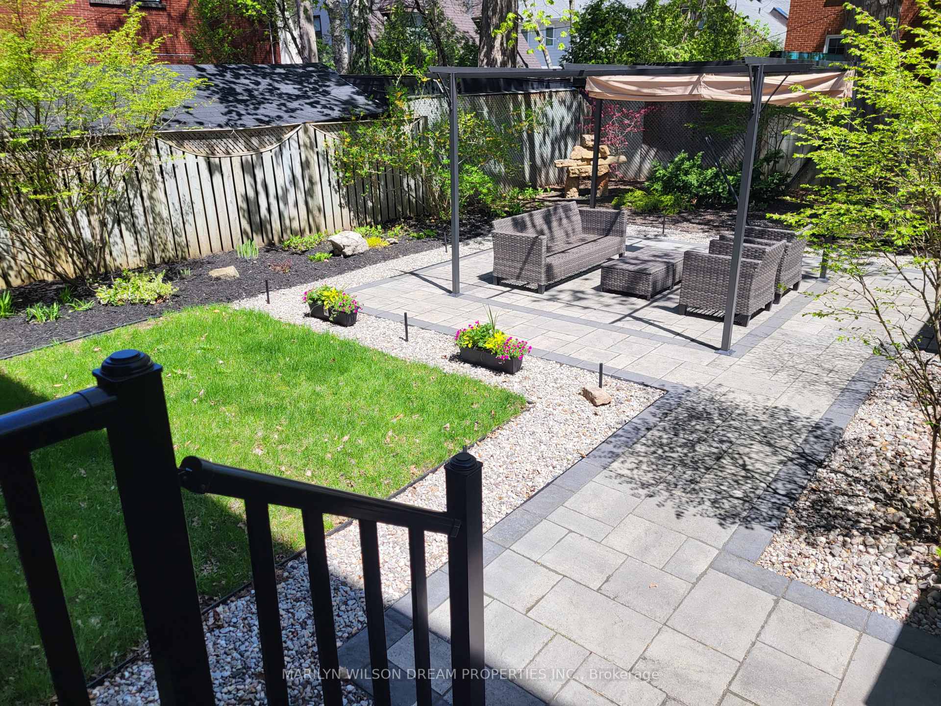 Photo 2 of 39/41 Lambton Avenue, Ottawa, Lindenlea — HOMEH