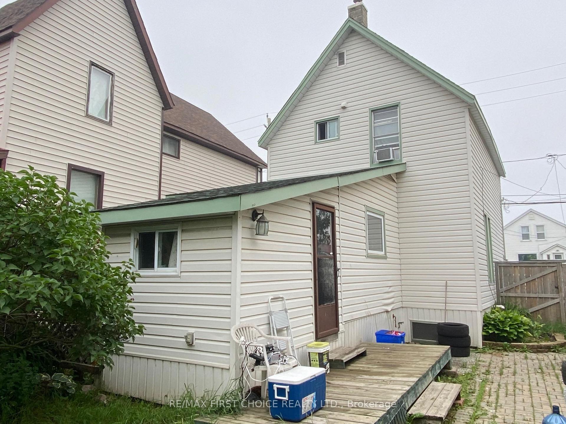 Photo 3 of 12 Machar Avenue, Thunder Bay, Court / Cumberland — HOMEH