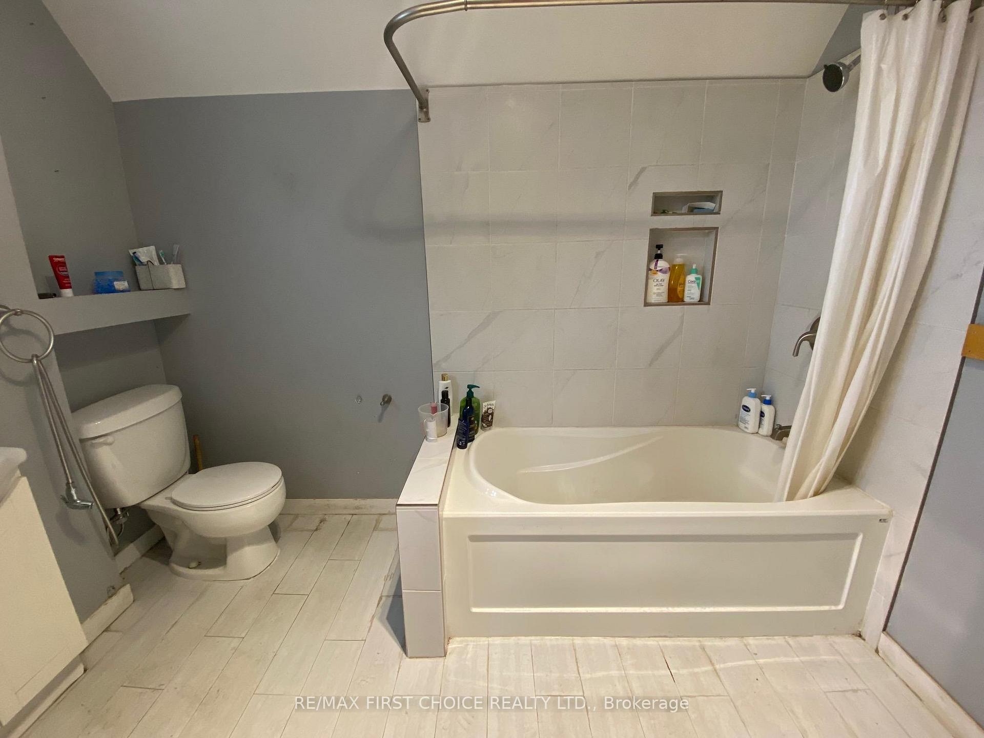 Photo 5 of 12 Machar Avenue, Thunder Bay, Court / Cumberland — HOMEH