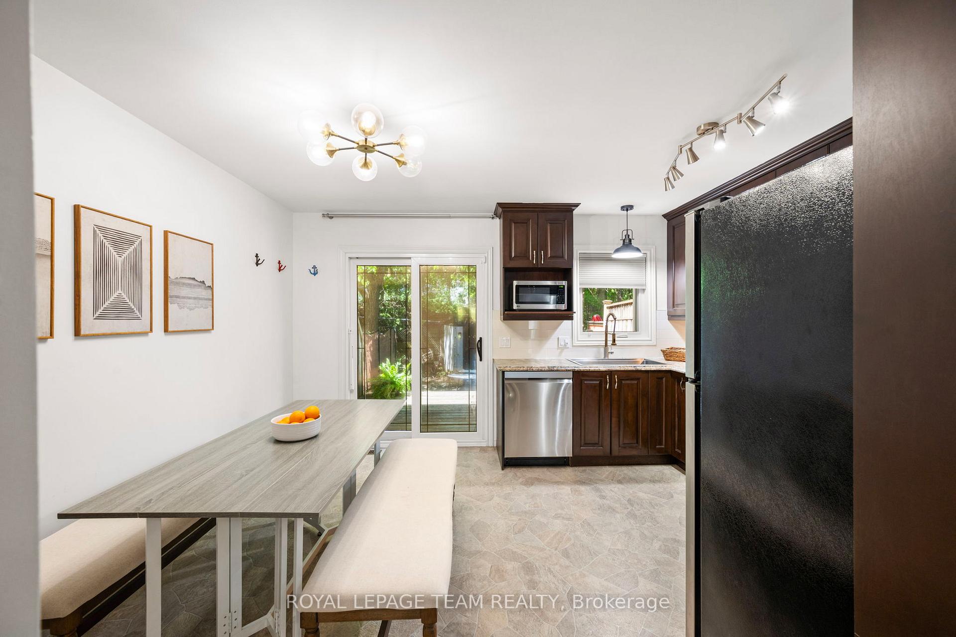 Photo 10 of 212 Provender Avenue, Ottawa, CFB Rockcliffe and Area — HOMEH
